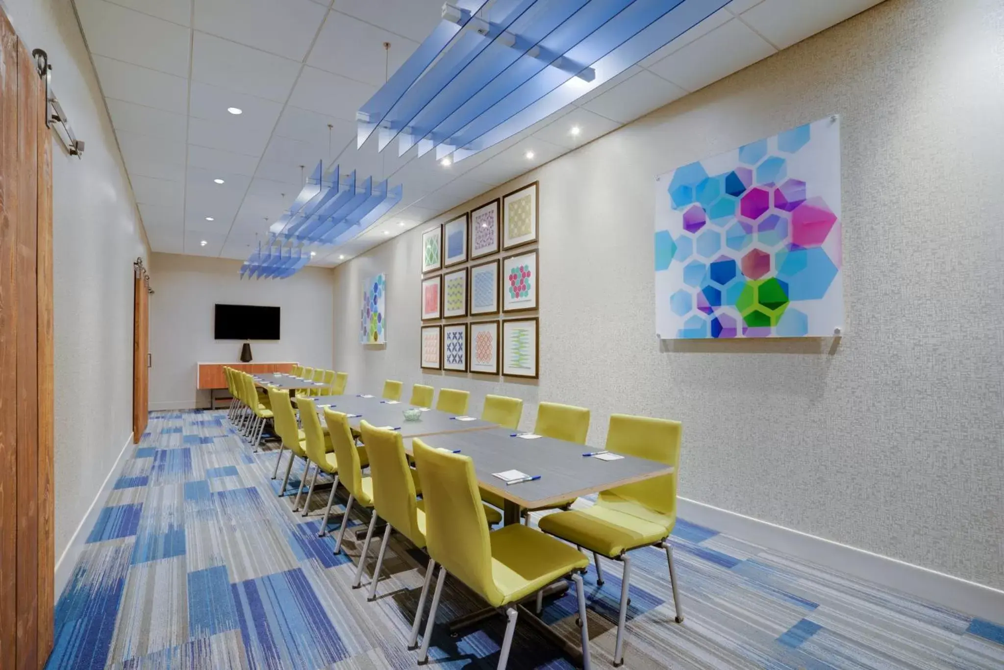 Meeting/conference room in Holiday Inn Express & Suites Ft. Washington - Philadelphia, an IHG Hotel