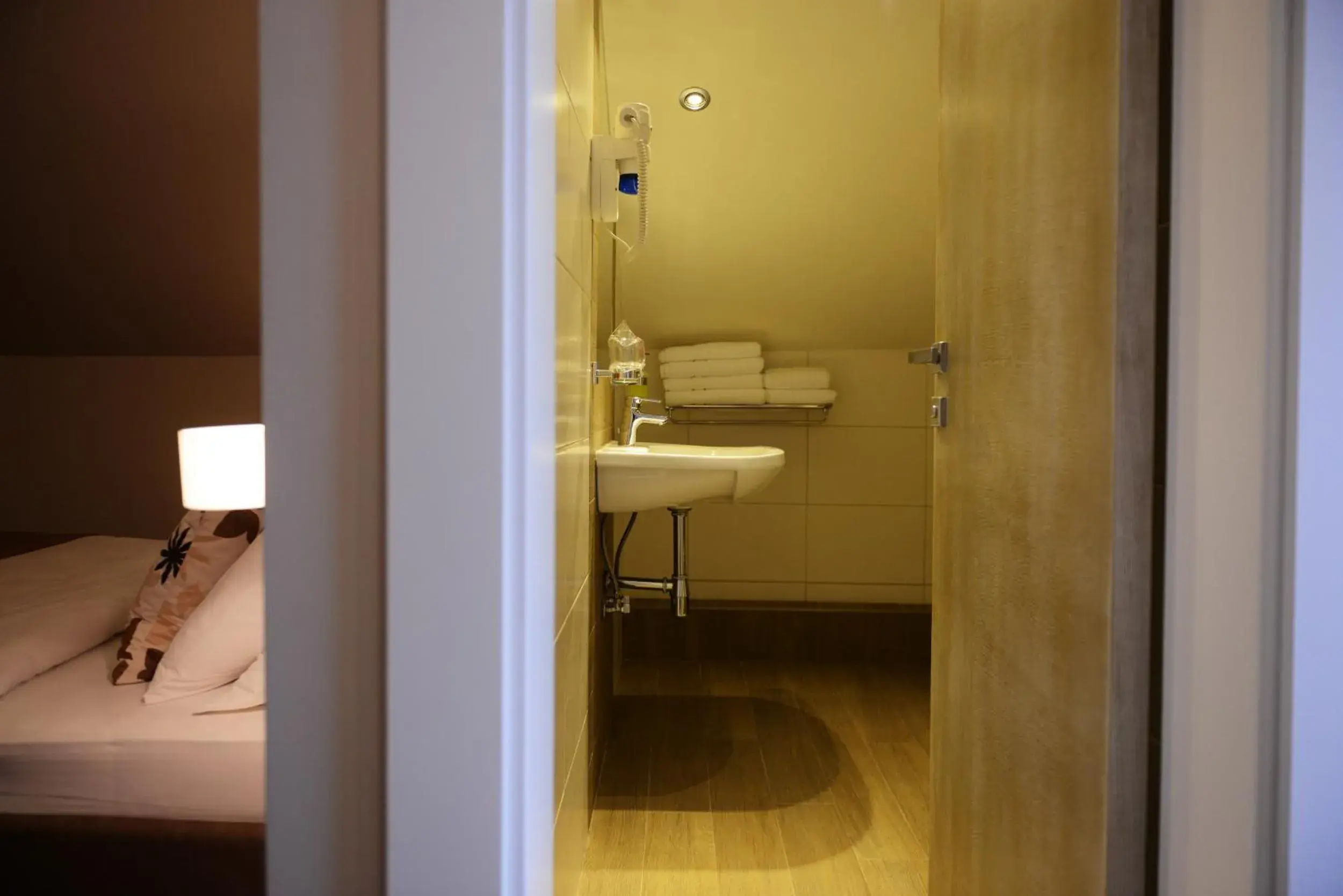 Shower, Bathroom in Hotel Ideja