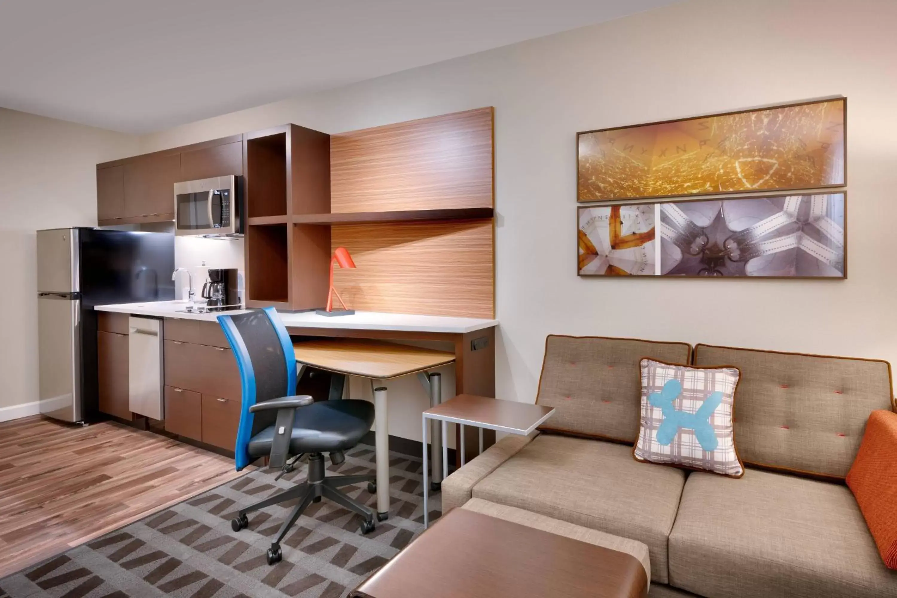 Photo of the whole room, Seating Area in TownePlace Suites by Marriott Salt Lake City Draper