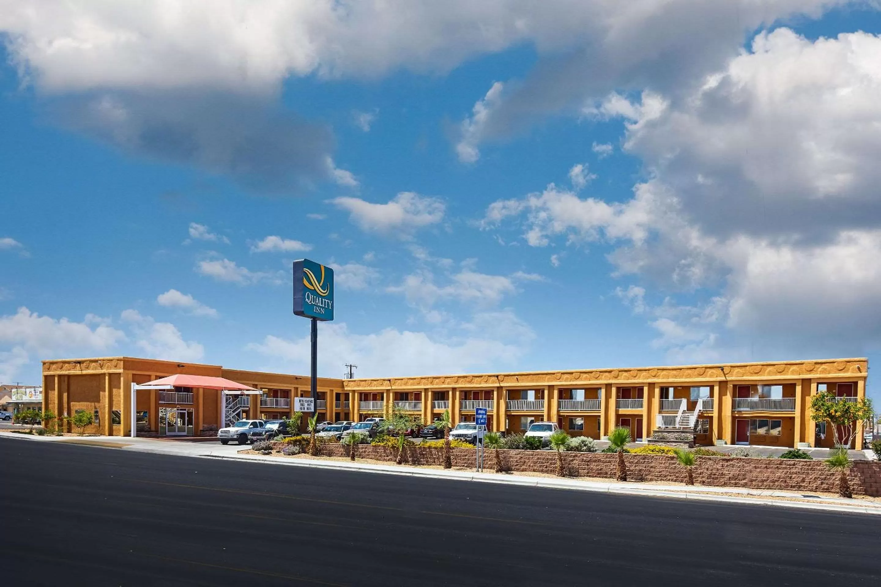 Property building in Quality Inn Parker