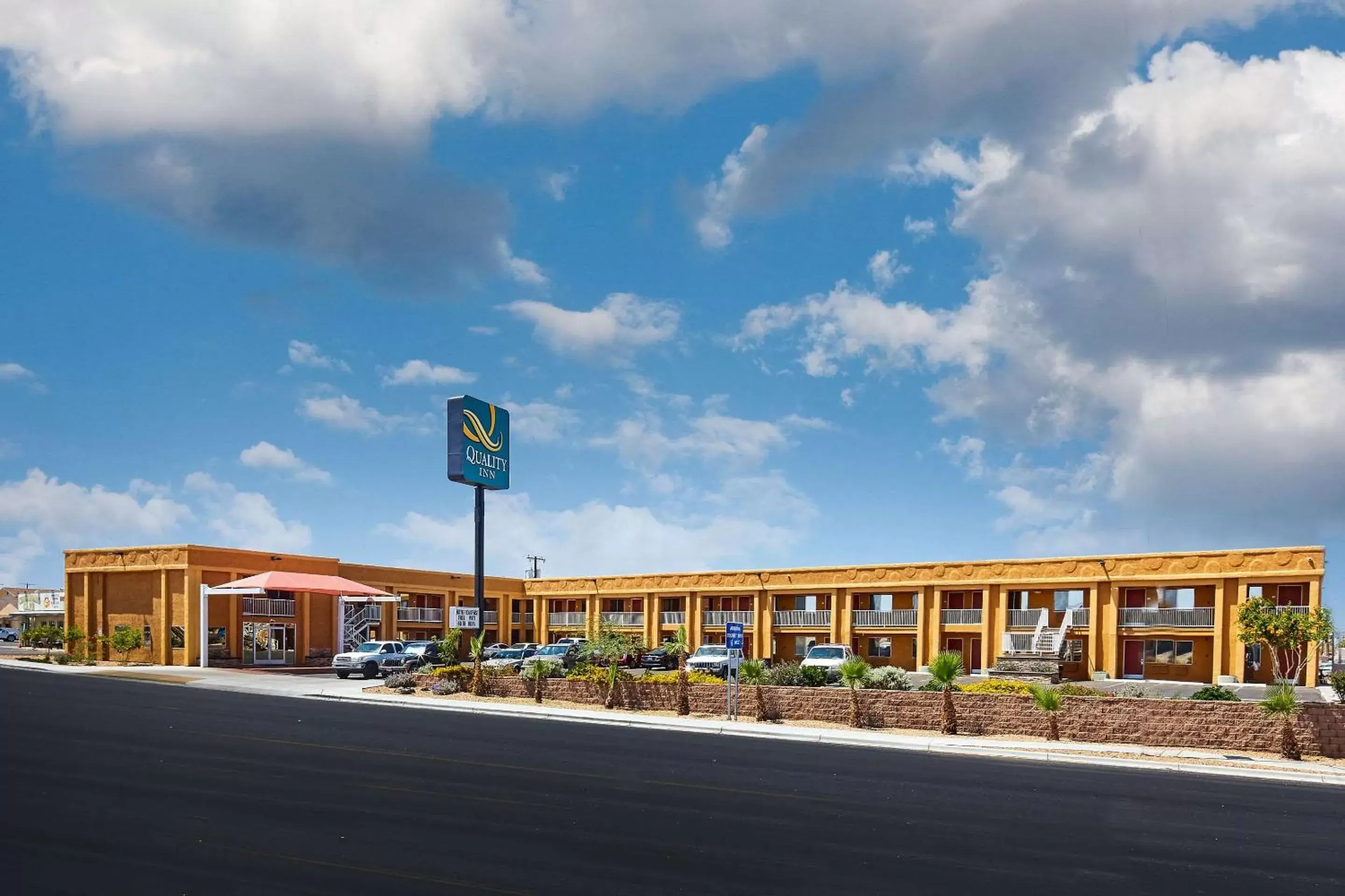 Property building in Quality Inn Parker Property building in Quality Inn Parker
