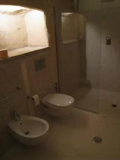 Bathroom in L'Hotel In Pietra