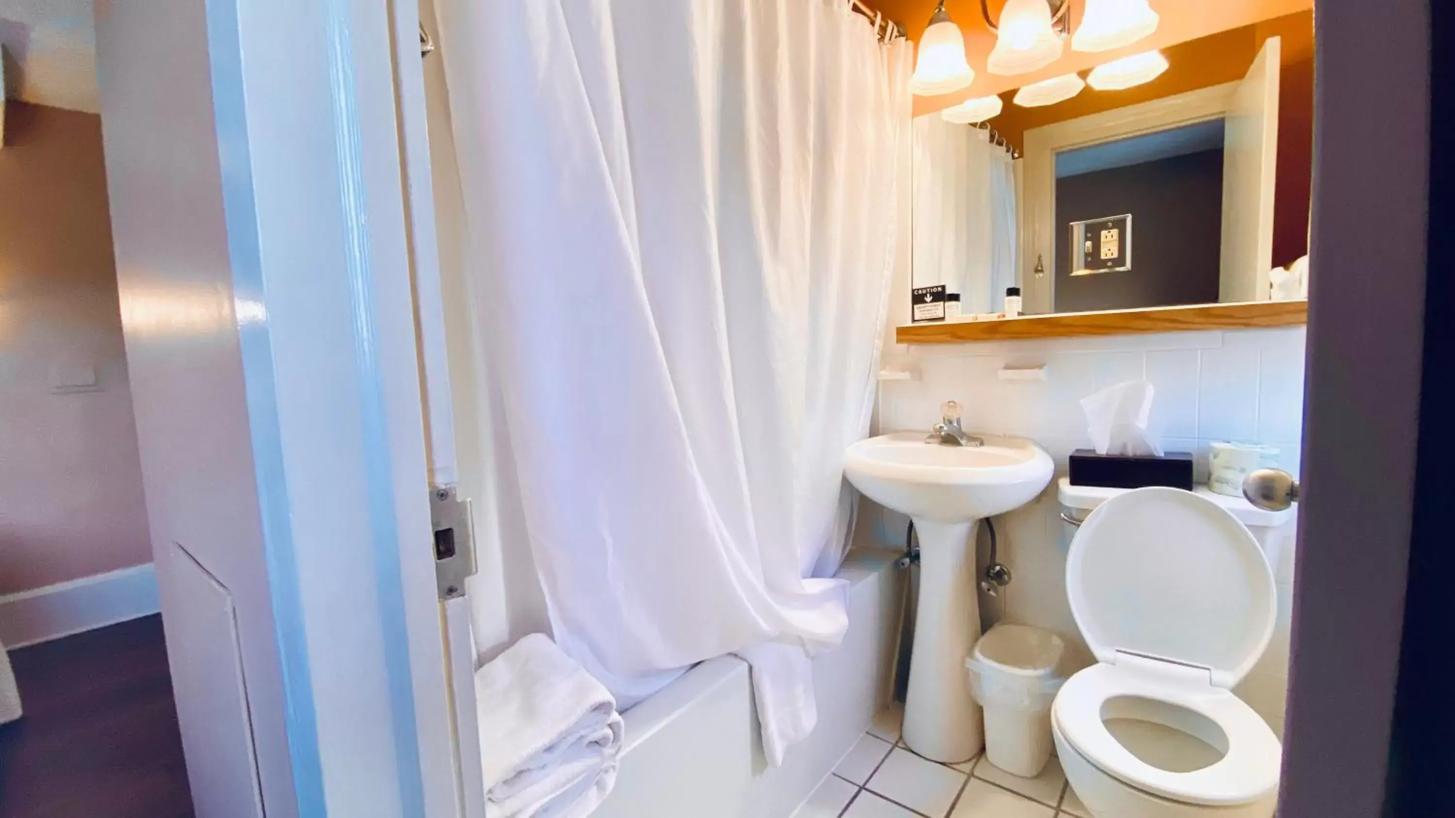 Bathroom in Shawnee Inn and Golf Resort