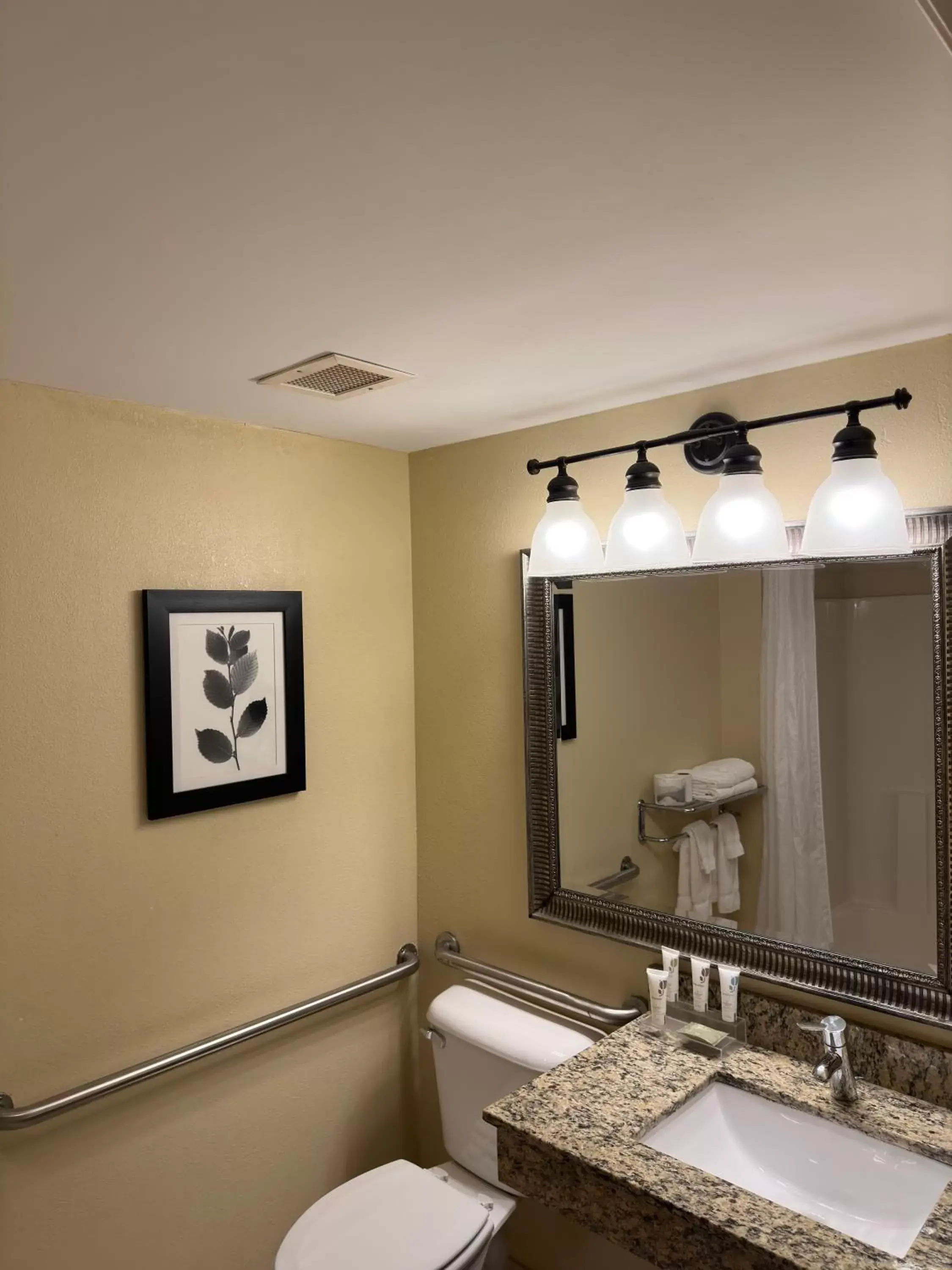Bathroom in Country Inn & Suites by Radisson, Macedonia, OH