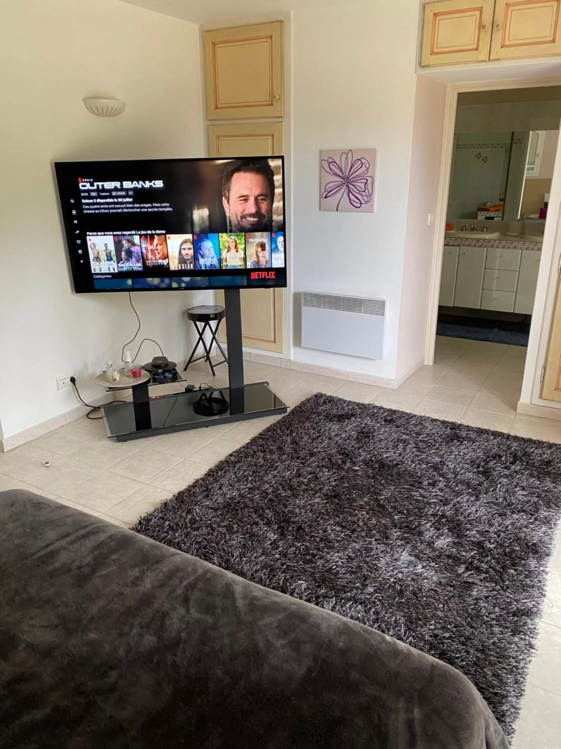 TV/Entertainment Center in Chambre spacieuse indépendante dans villa plus parking privée