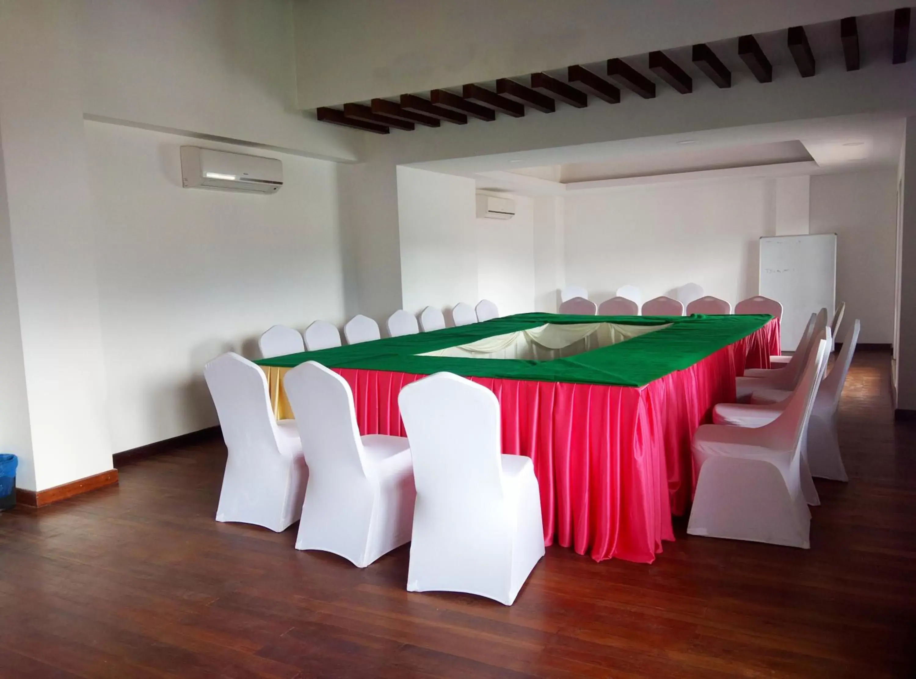 Business facilities, Business Area/Conference Room in Apsara Boutique Hotel