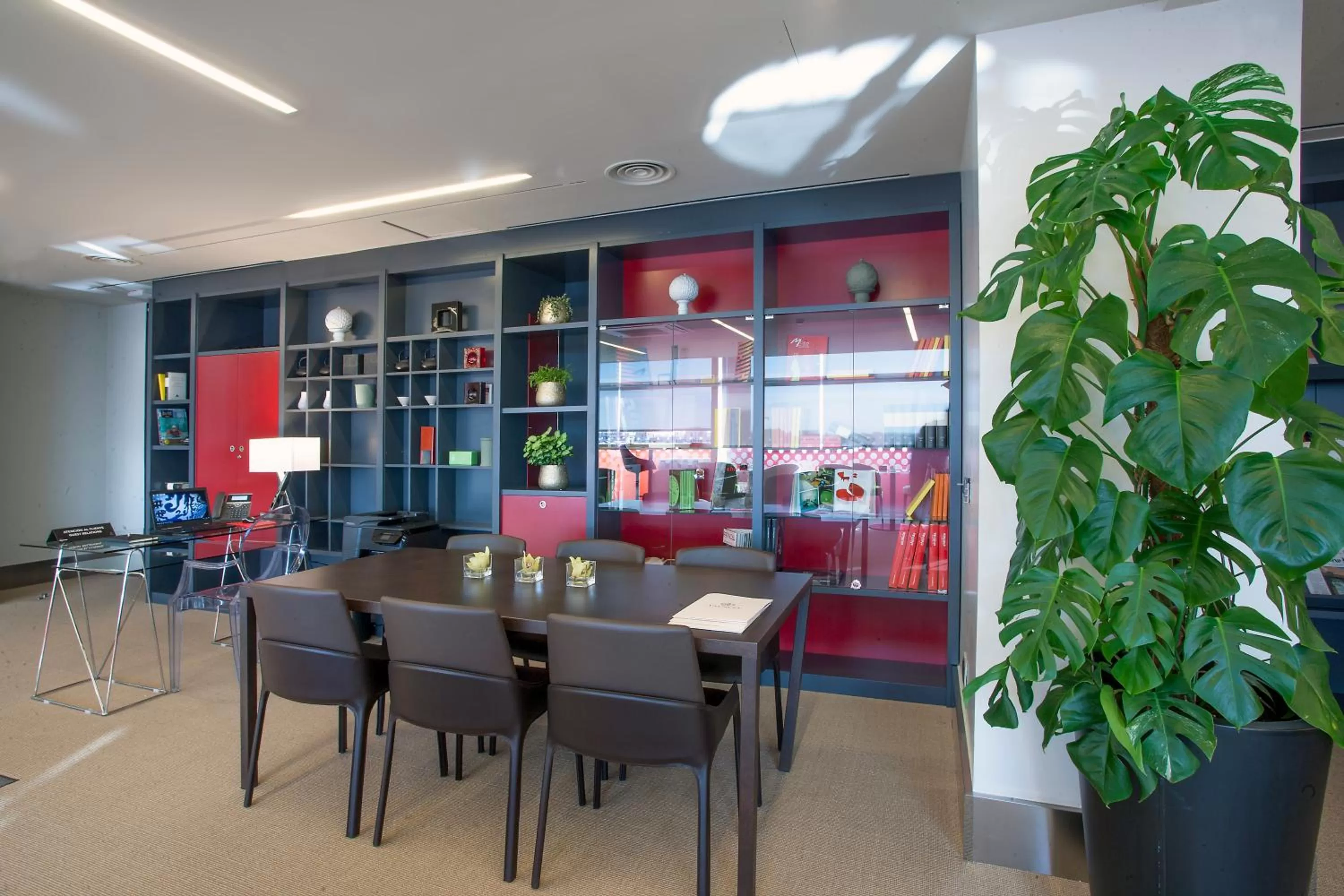 Business facilities in Hotel Puerta America