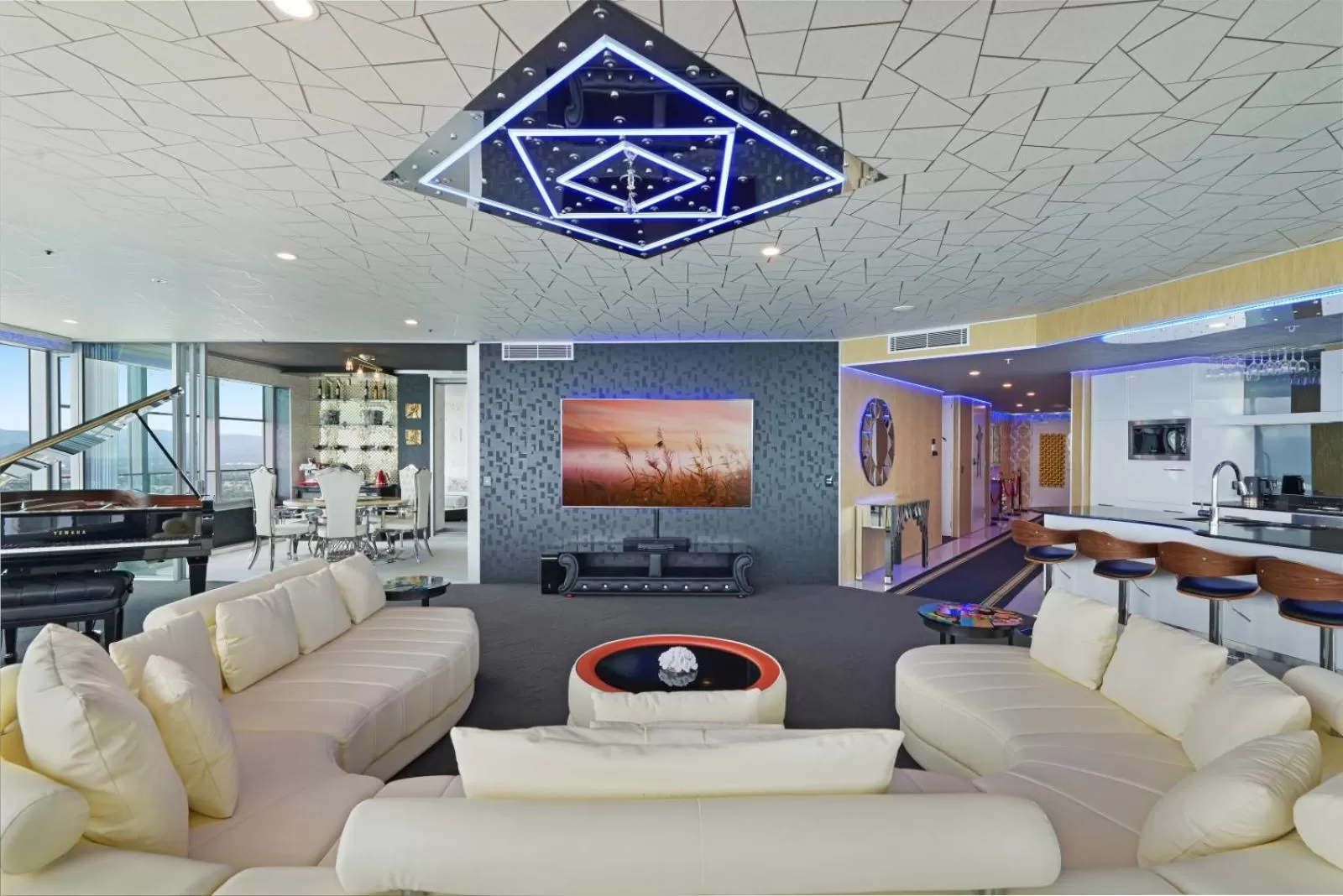 TV and multimedia in Q1 Resort & Spa - Official