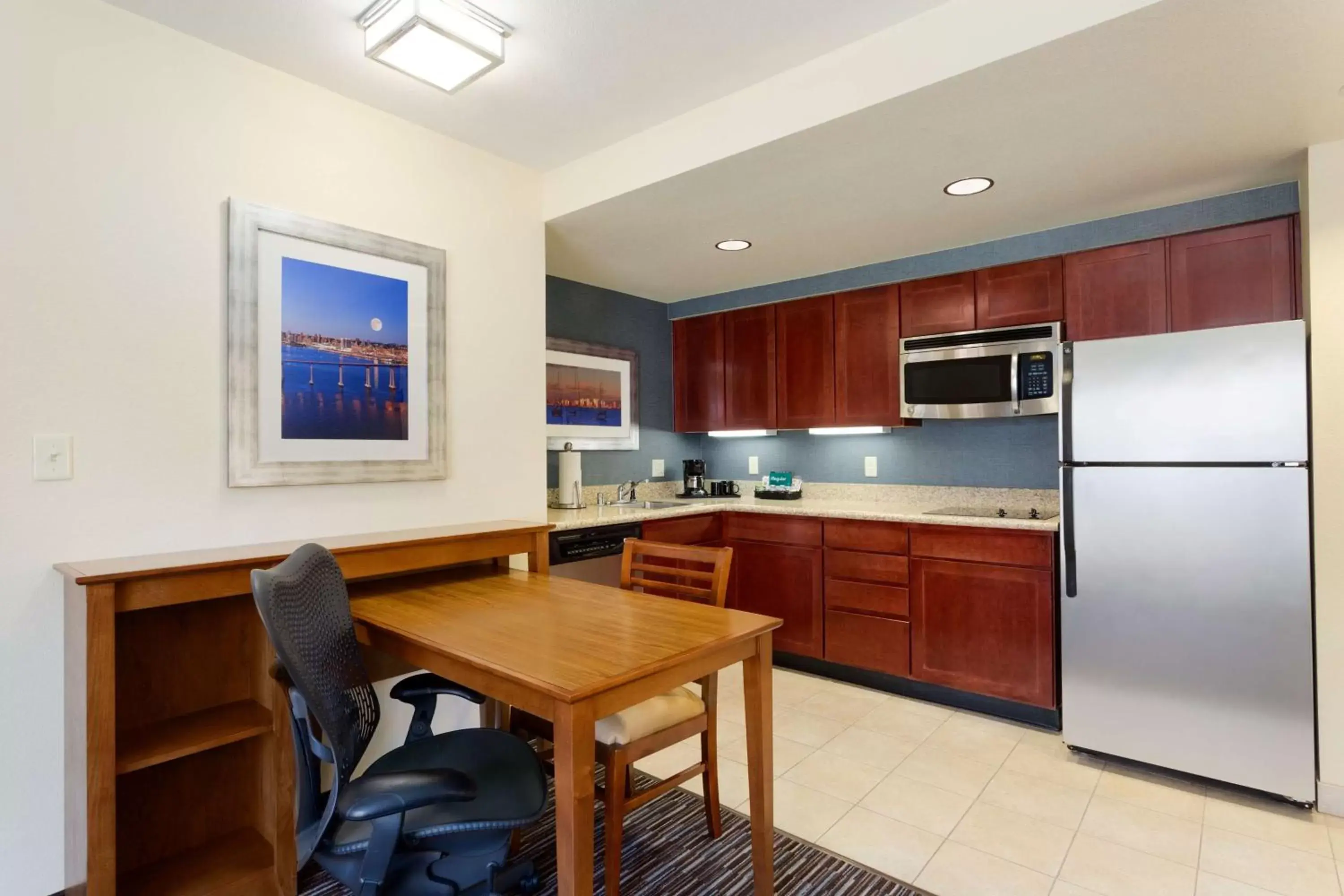 Photo of the whole room, Kitchen/Kitchenette in Homewood Suites by Hilton San Diego Airport-Liberty Station