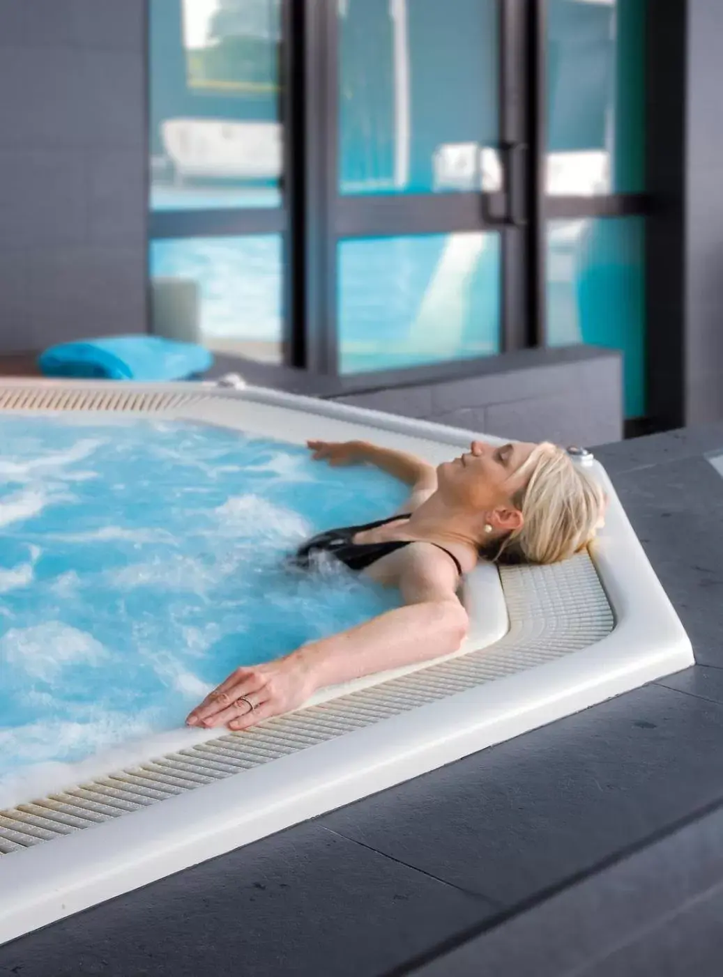 Hot Tub, Swimming Pool in Best Western Plus Le Roi Arthur Hôtel & Spa