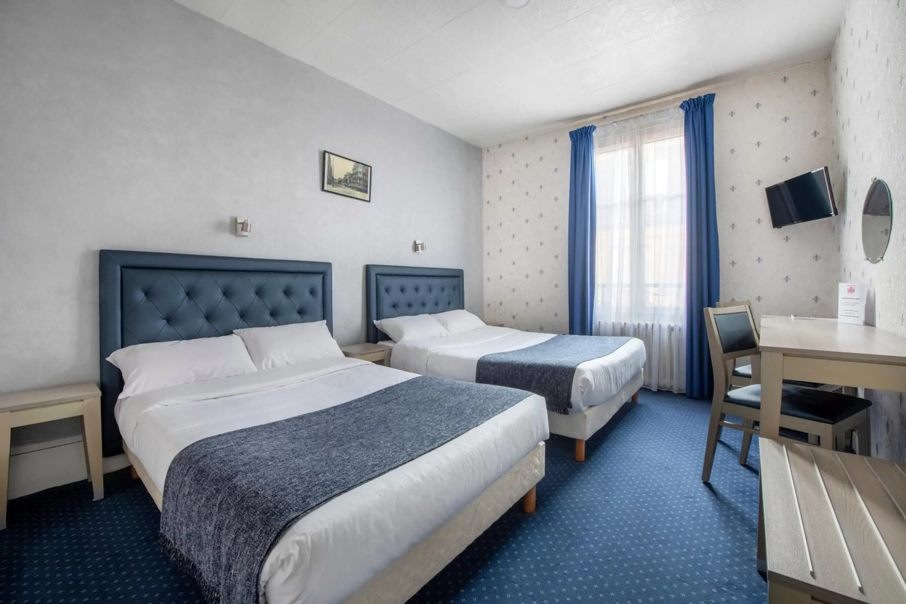 Bedroom, Bed in Royal Hotel Versailles