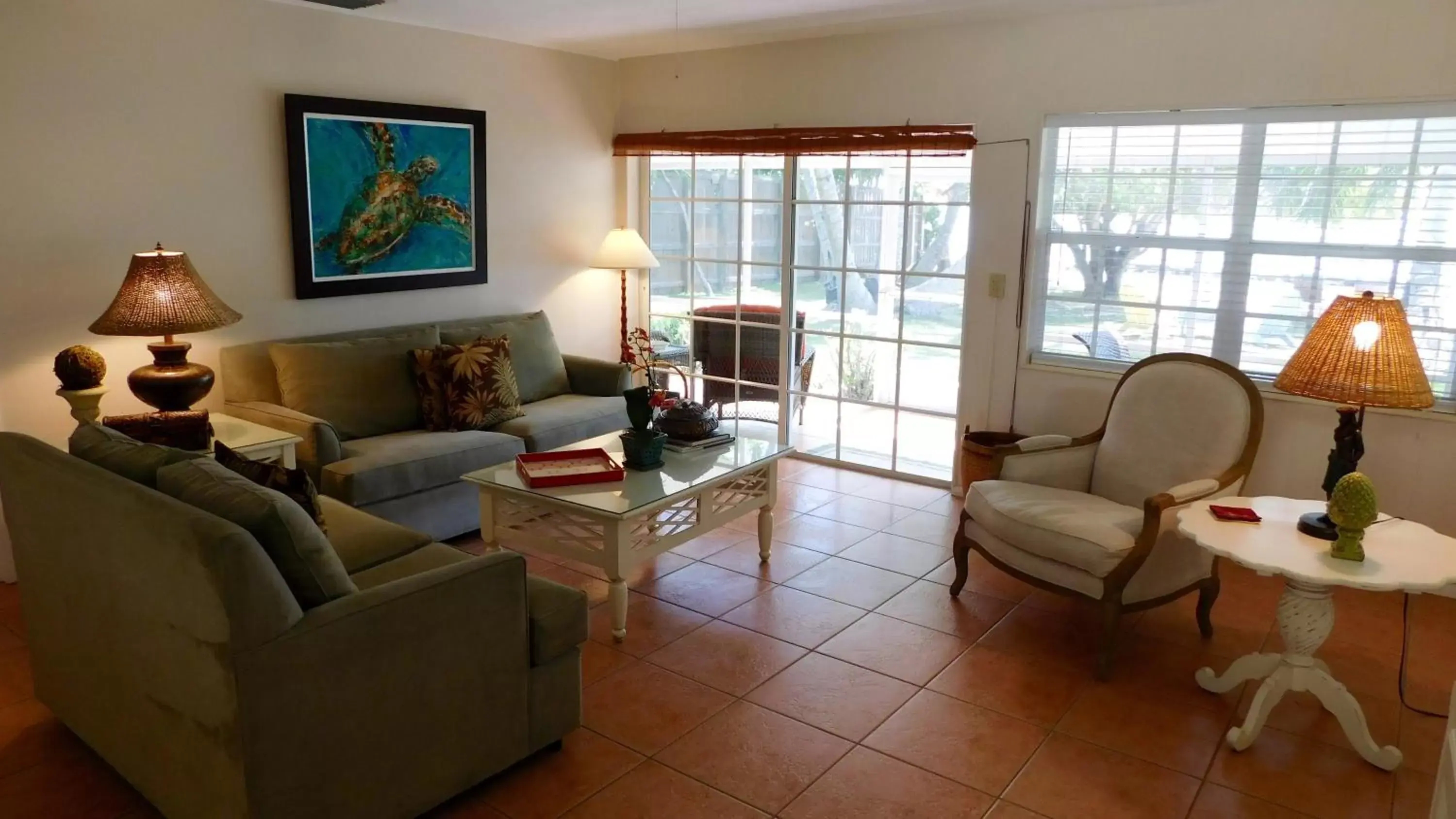 Living room, Seating Area in Pines & Palms Resort