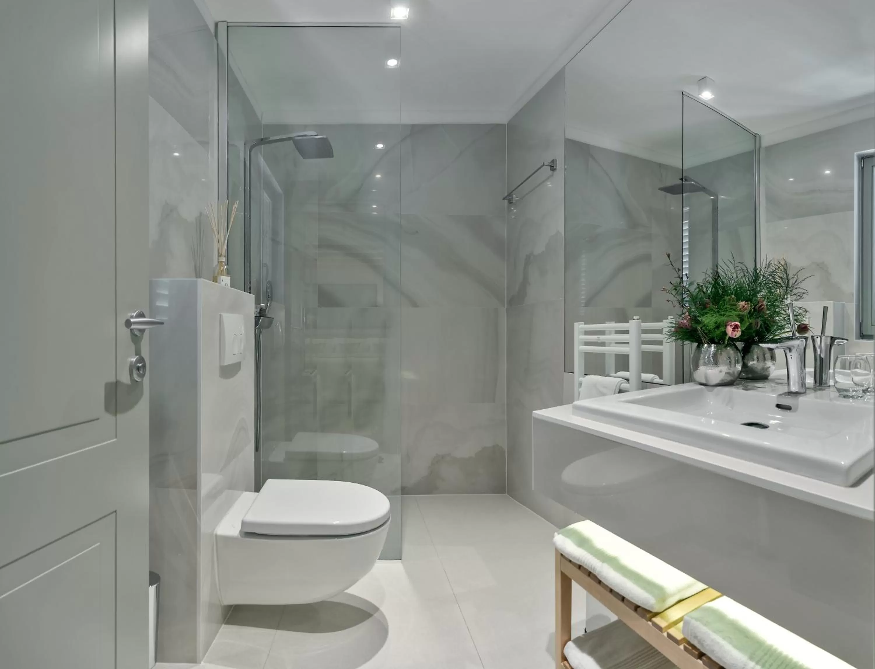 Shower in Heritage Hotel 19