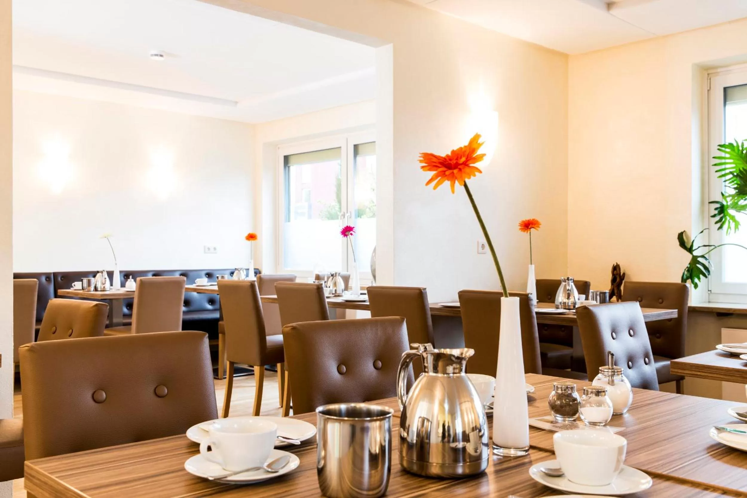 Restaurant/places to eat in Nürnberger Trichter Family-Business Hotel Garni