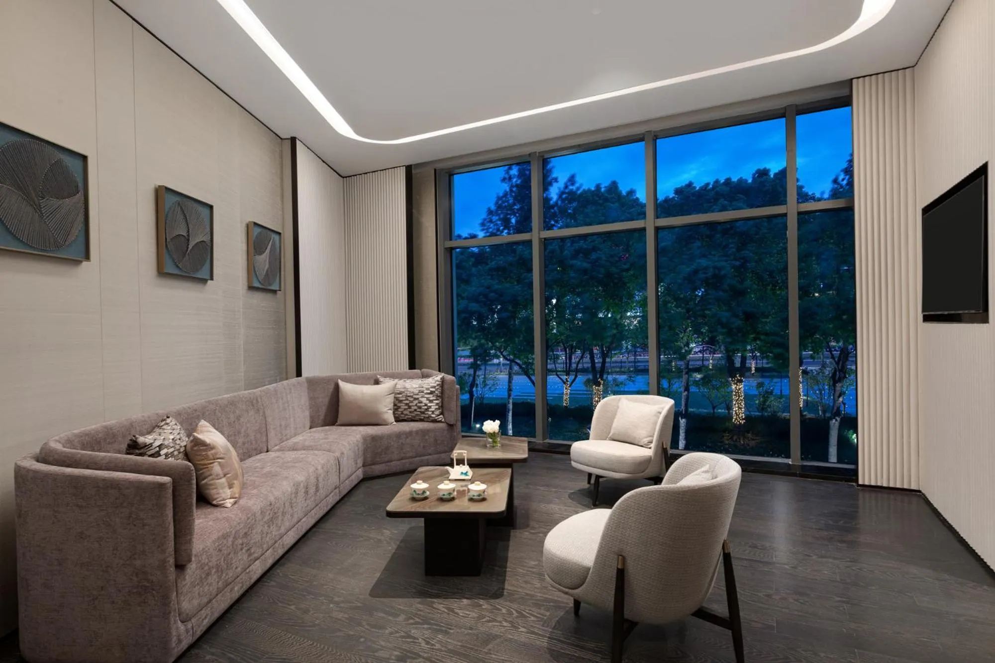 Restaurant/places to eat in HUALUXE Shanghai Changfeng Park - Park Lake View