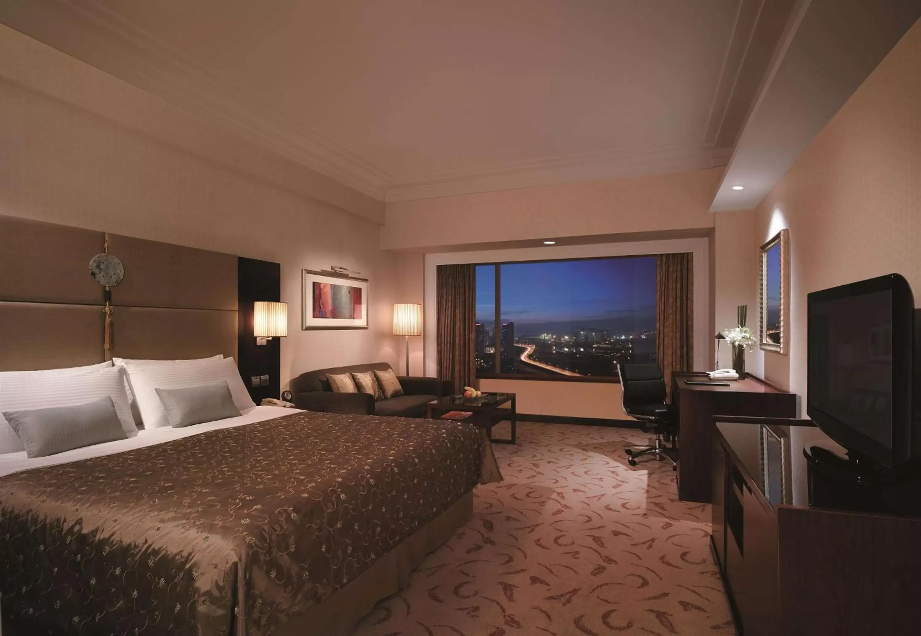 Photo of the whole room in Shangri-La Dalian