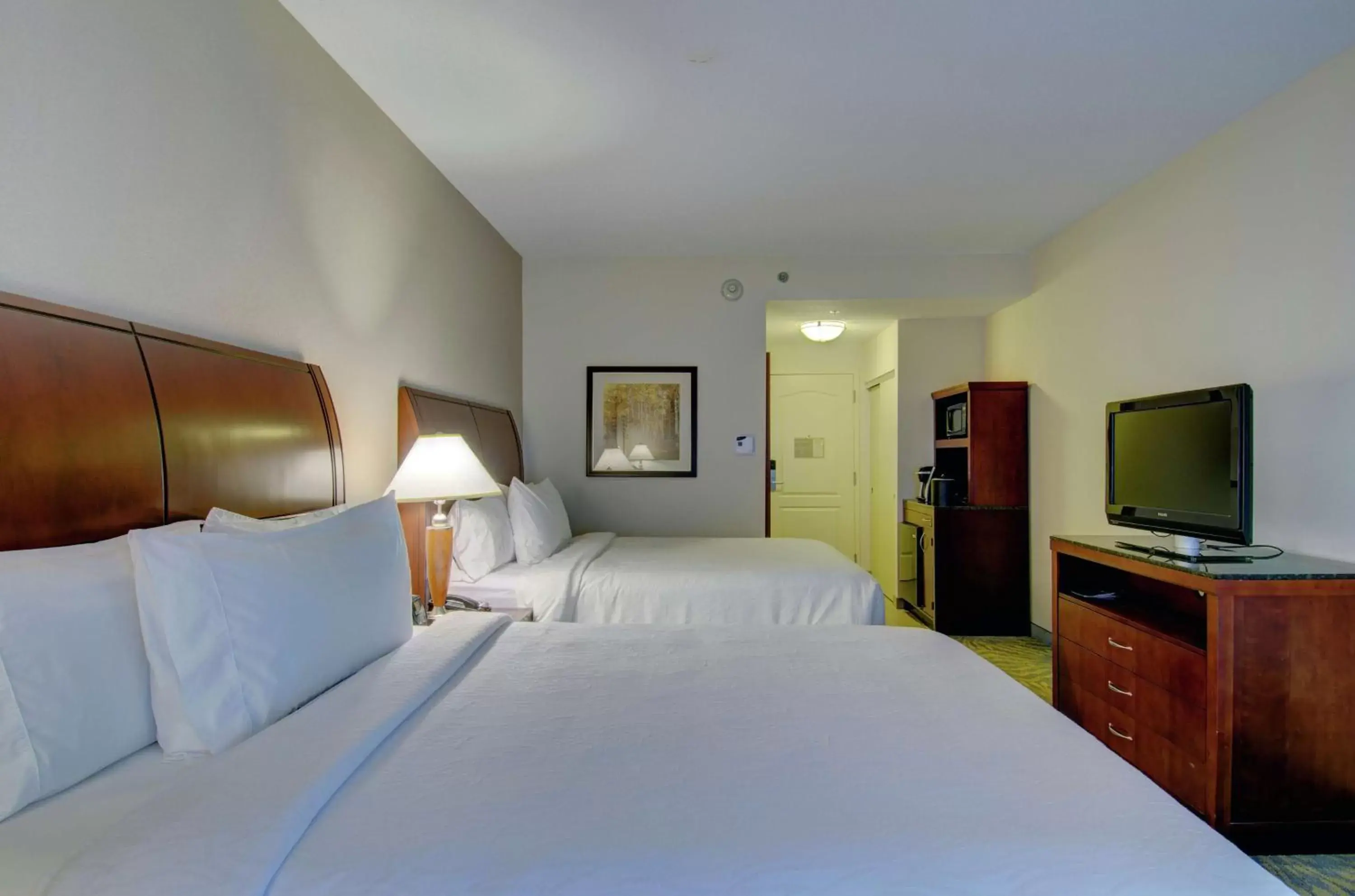 Bedroom, Bed in Hilton Garden Inn Norwalk