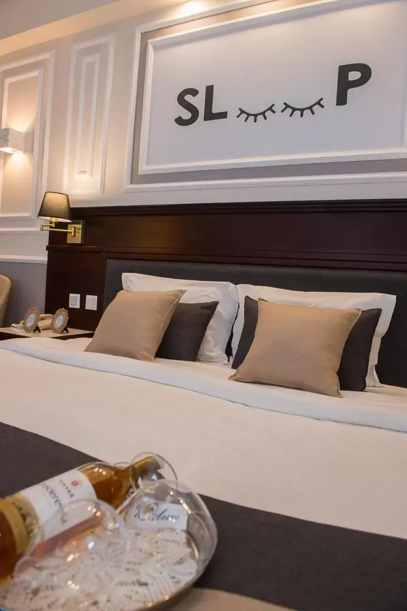 Bed in Sokratis Hotel