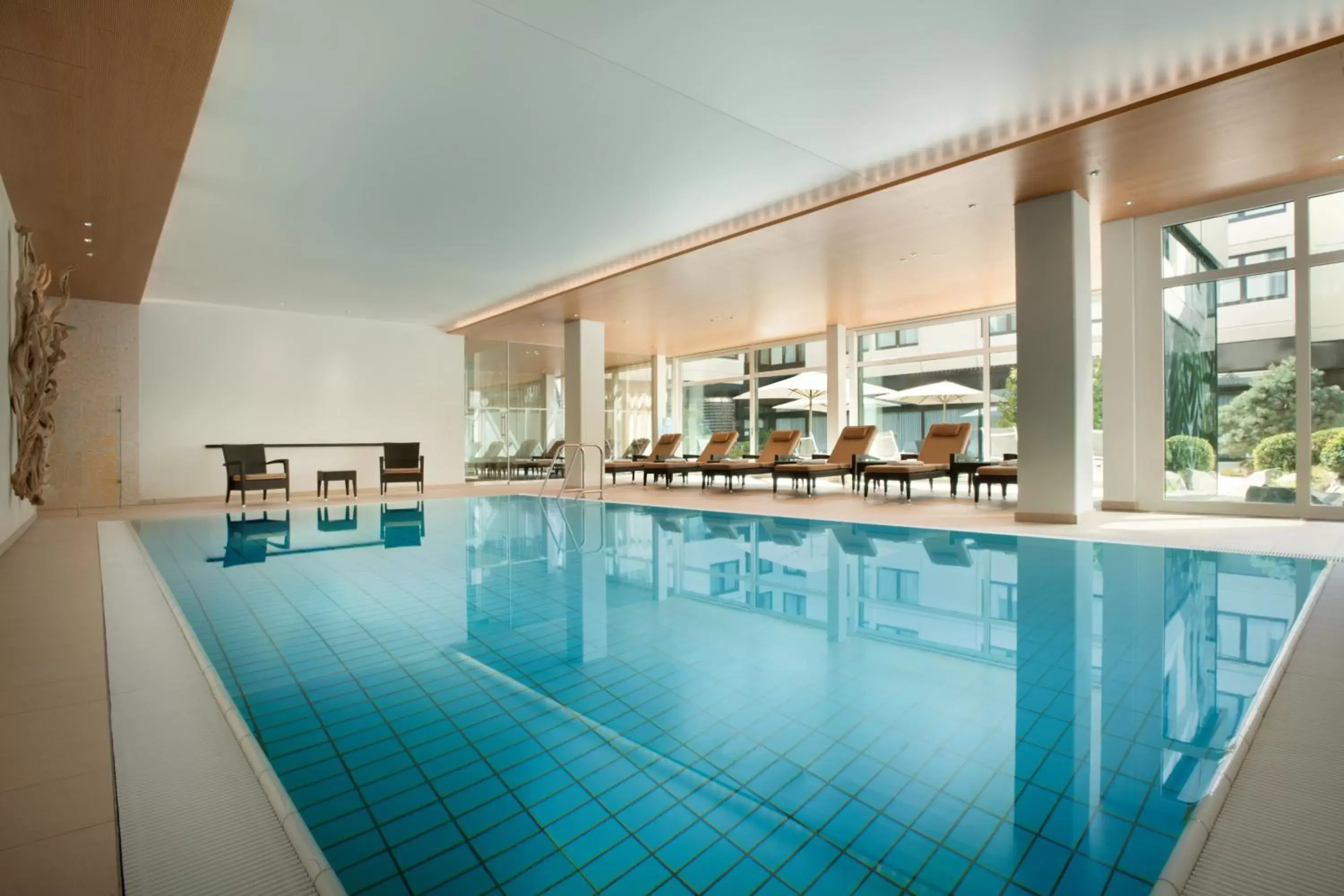 Swimming Pool in Ramada Nuernberg Parkhotel