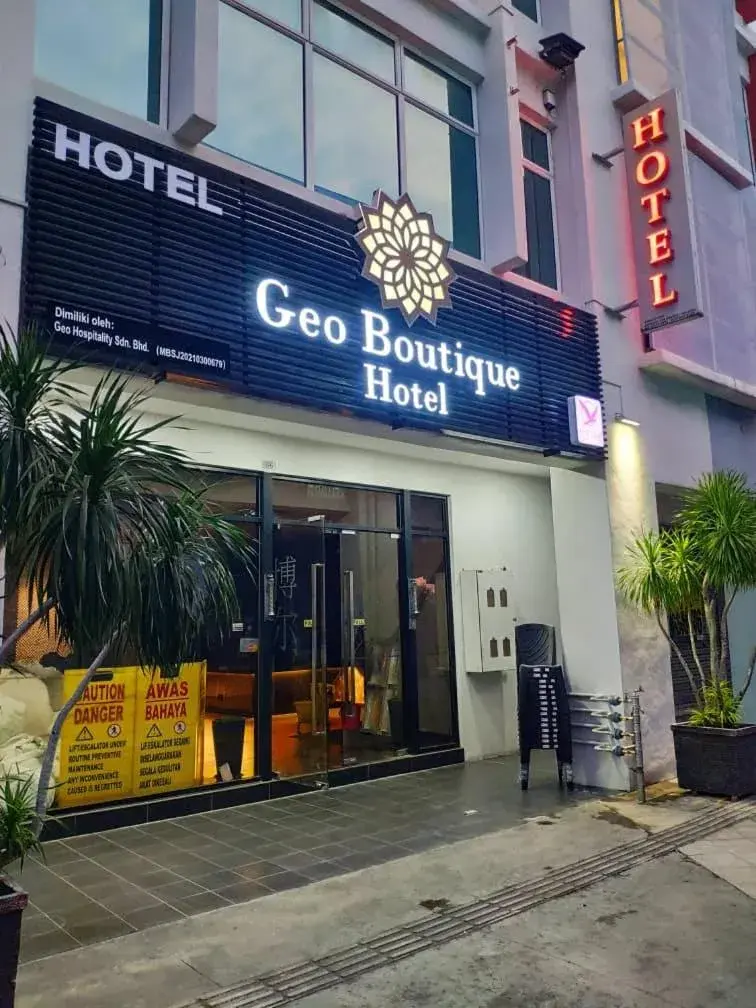 Facade/entrance in Geo Boutique Hotel - Seri Kembangan