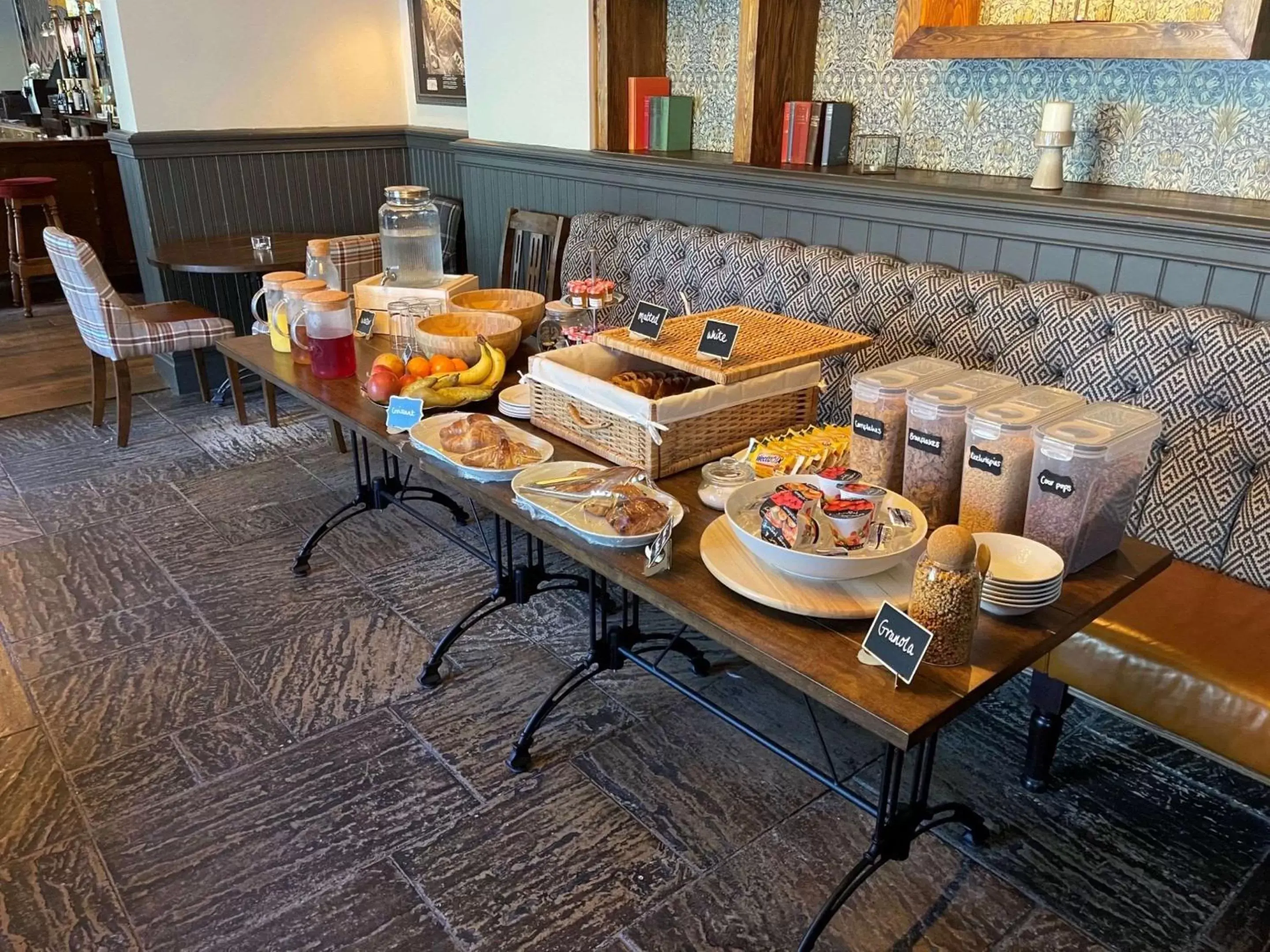 Breakfast in The George - Sure Hotel Collection by Best Western Breakfast in The George - Sure Hotel Collection by Best Western