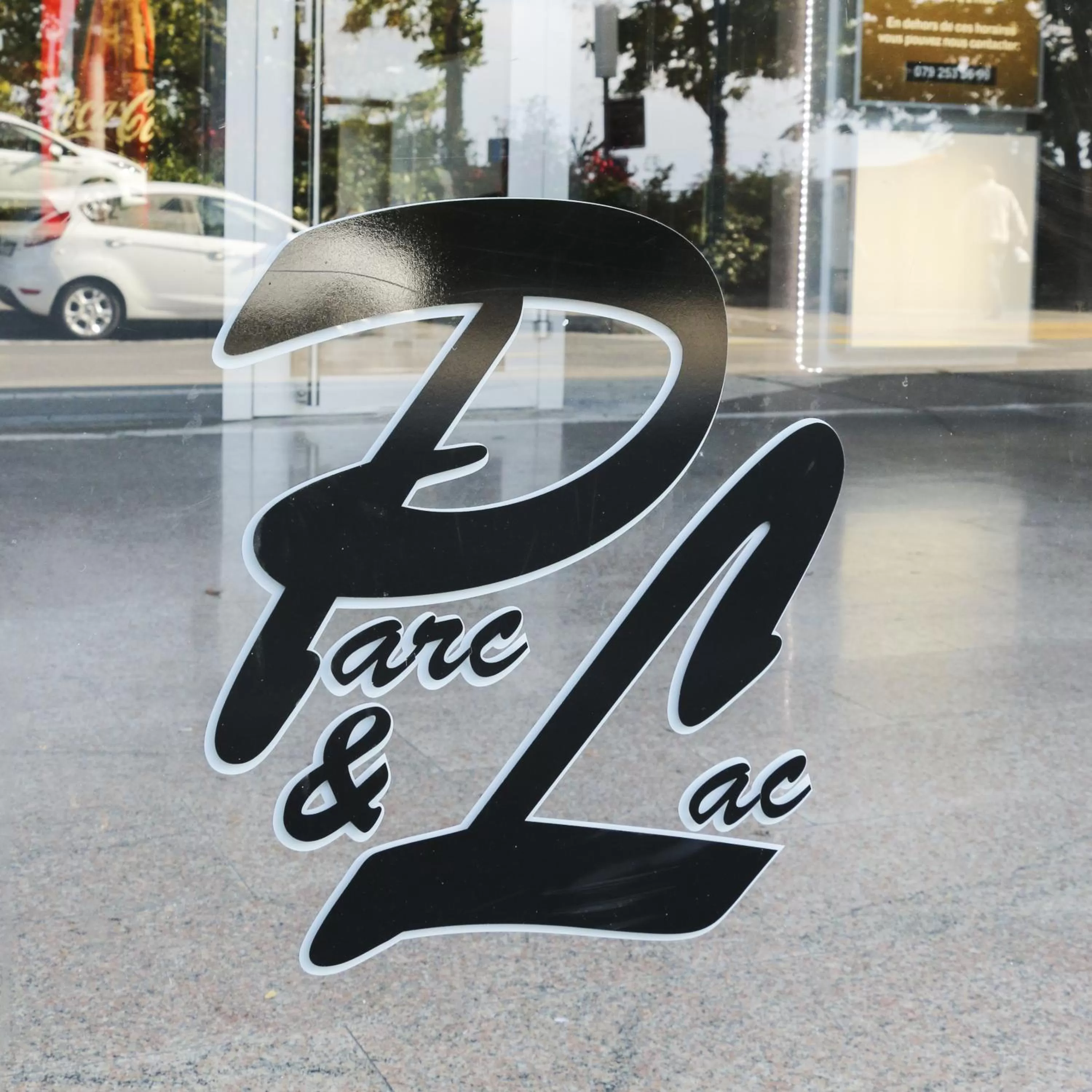 Property logo or sign in Hotel Parc & Lac