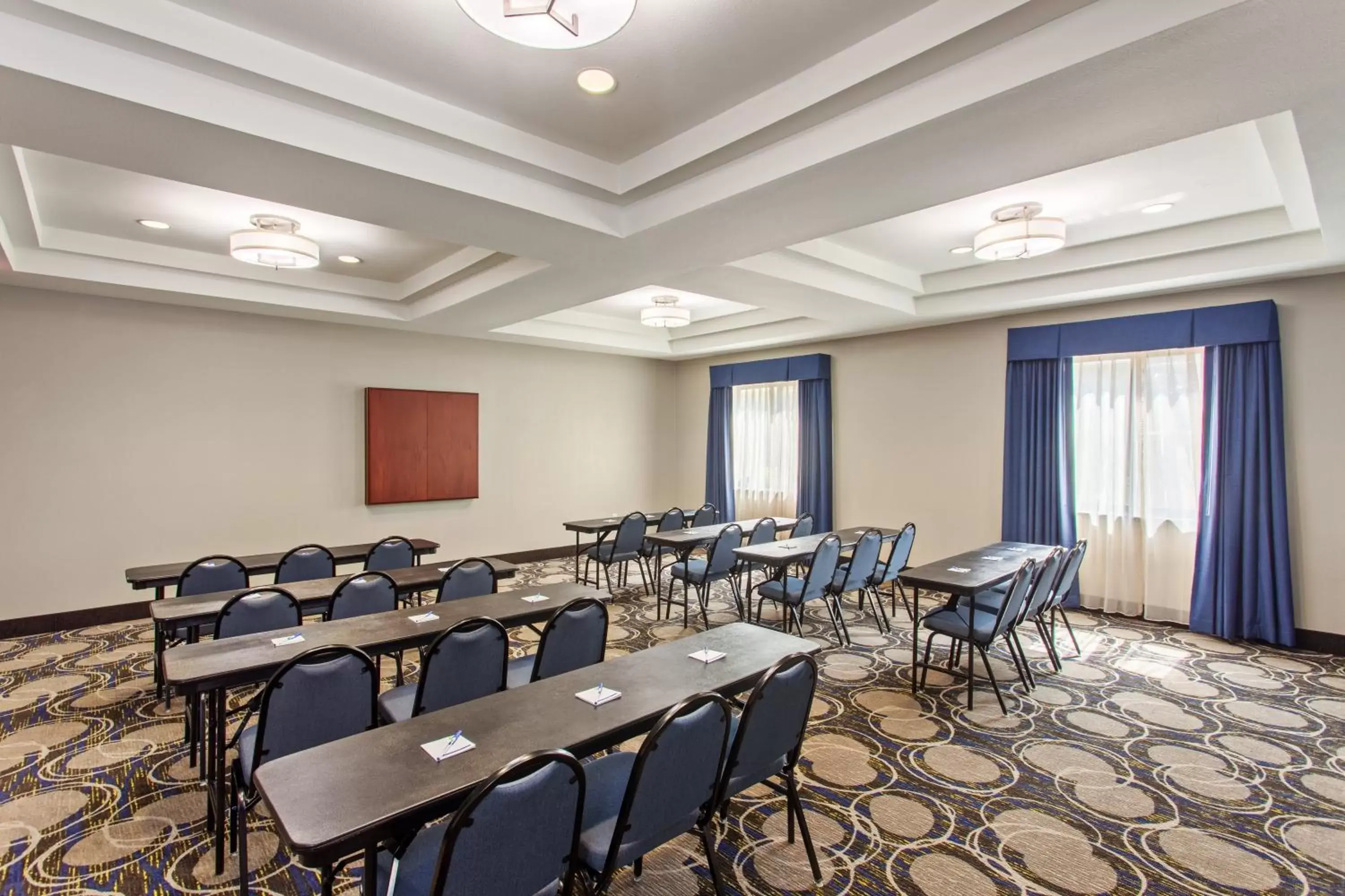 Meeting/conference room in Holiday Inn Express & Suites Wharton, an IHG Hotel