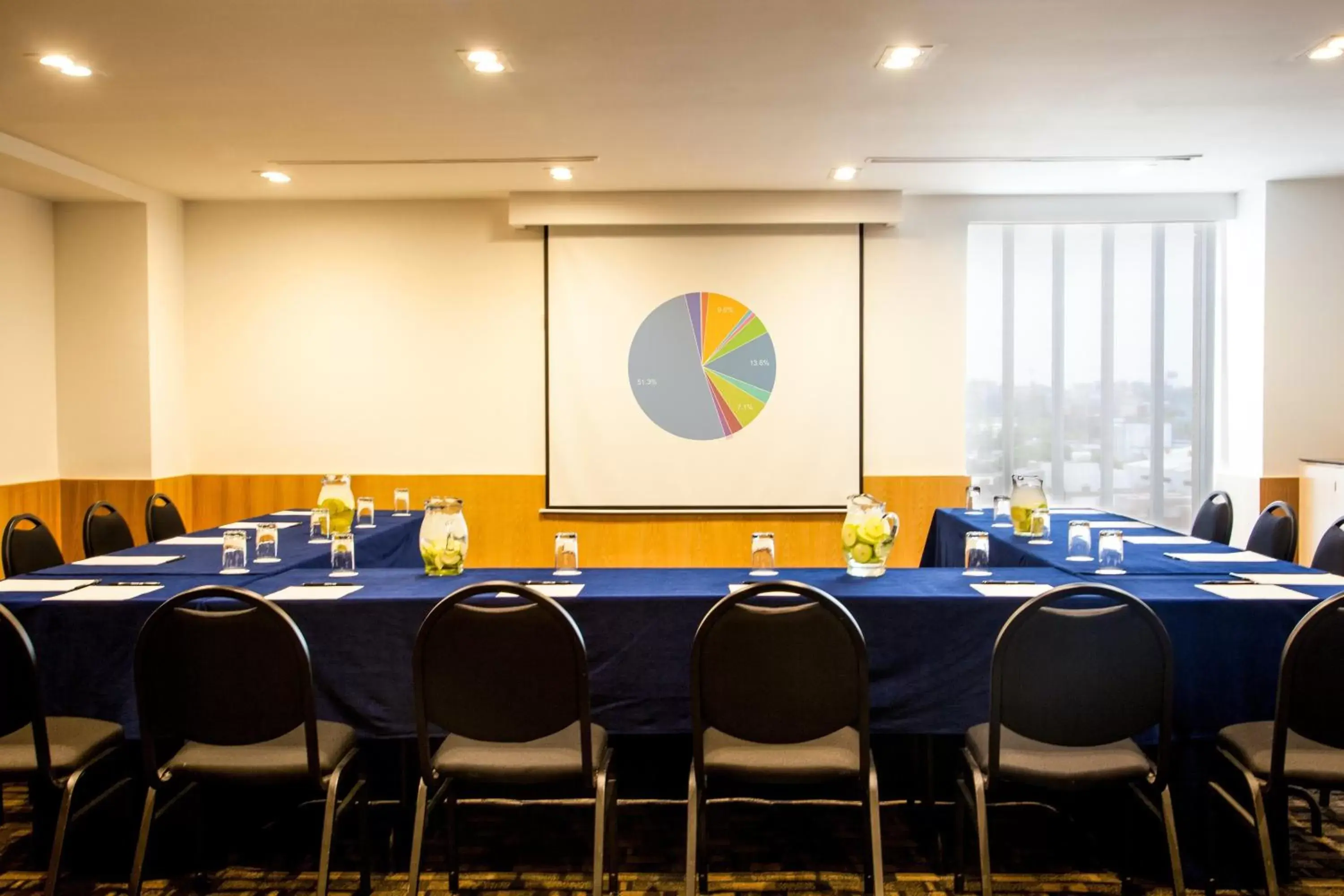 Meeting/conference room in Fiesta Inn Tlalnepantla