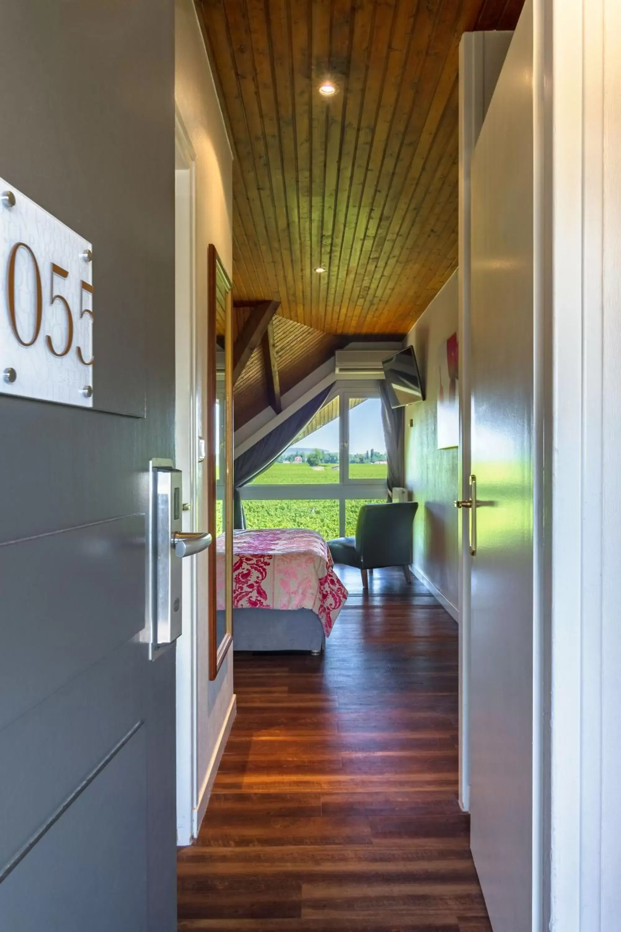 View (from property/room), Bed in Kyriad Prestige Beaune le Panorama View (from property/room), Bed in Kyriad Prestige Beaune le Panorama