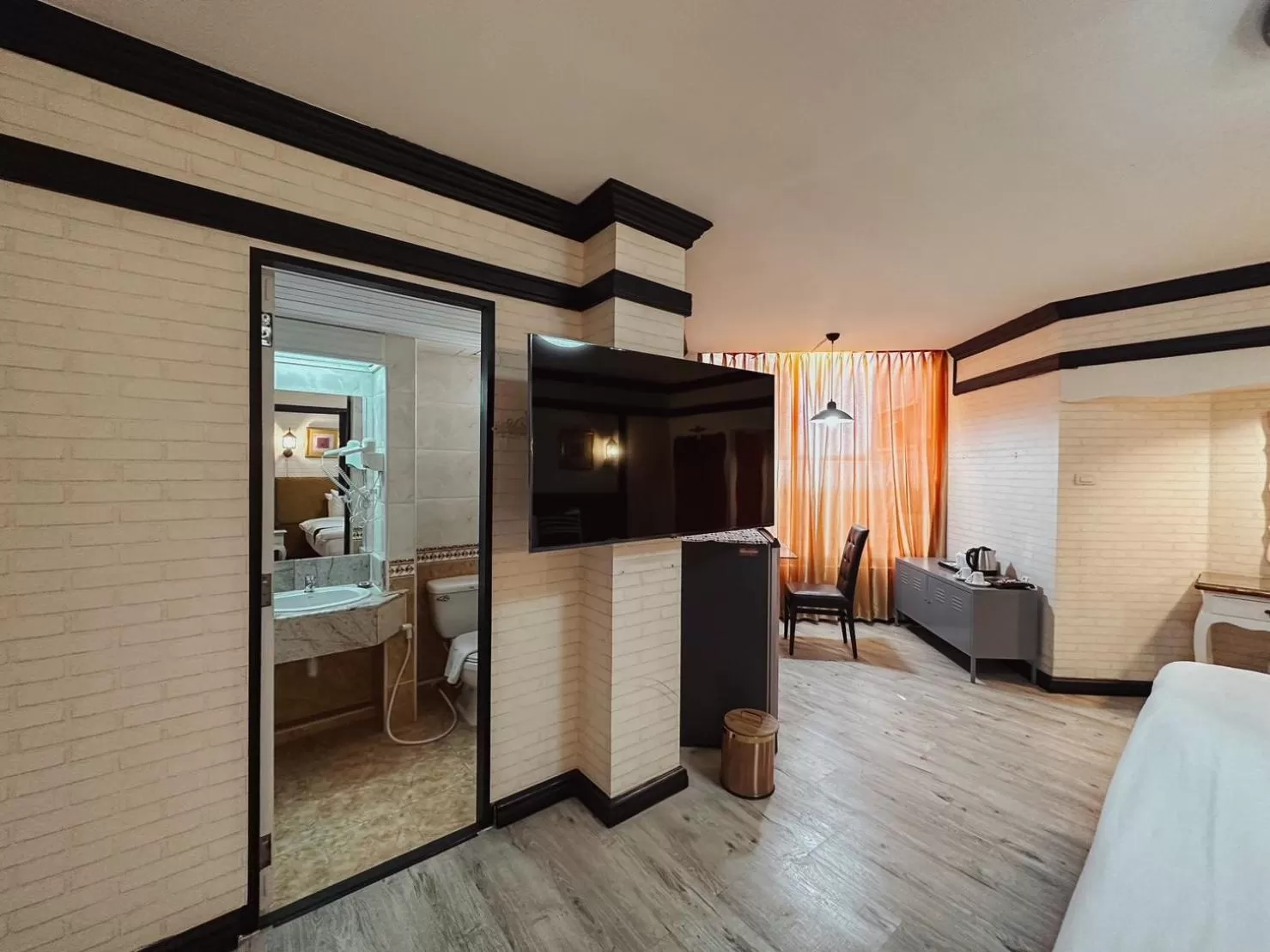 TV and multimedia, Bed in Hotel De Khuvieng