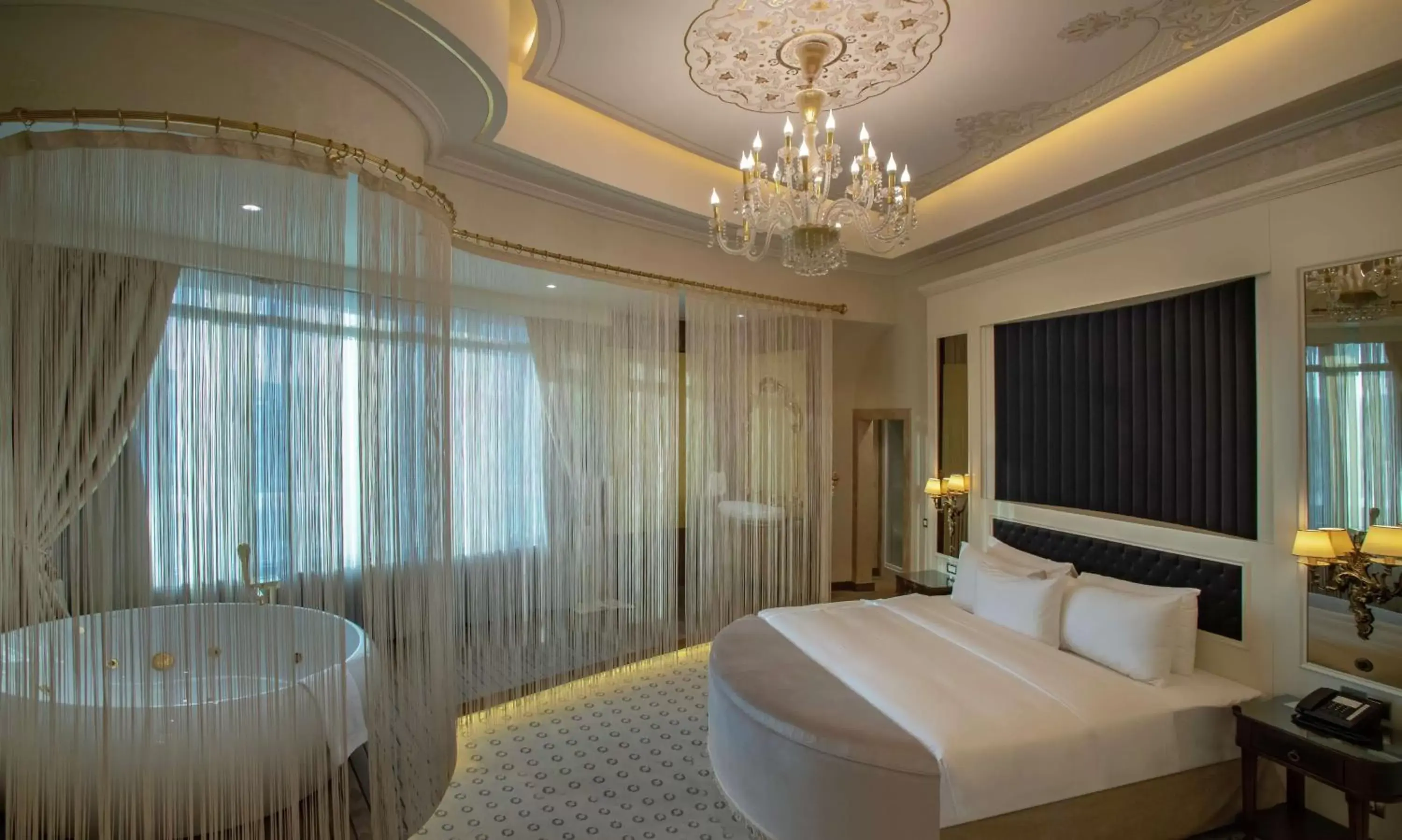 Bathroom, Bed in DoubleTree By Hilton Gaziantep