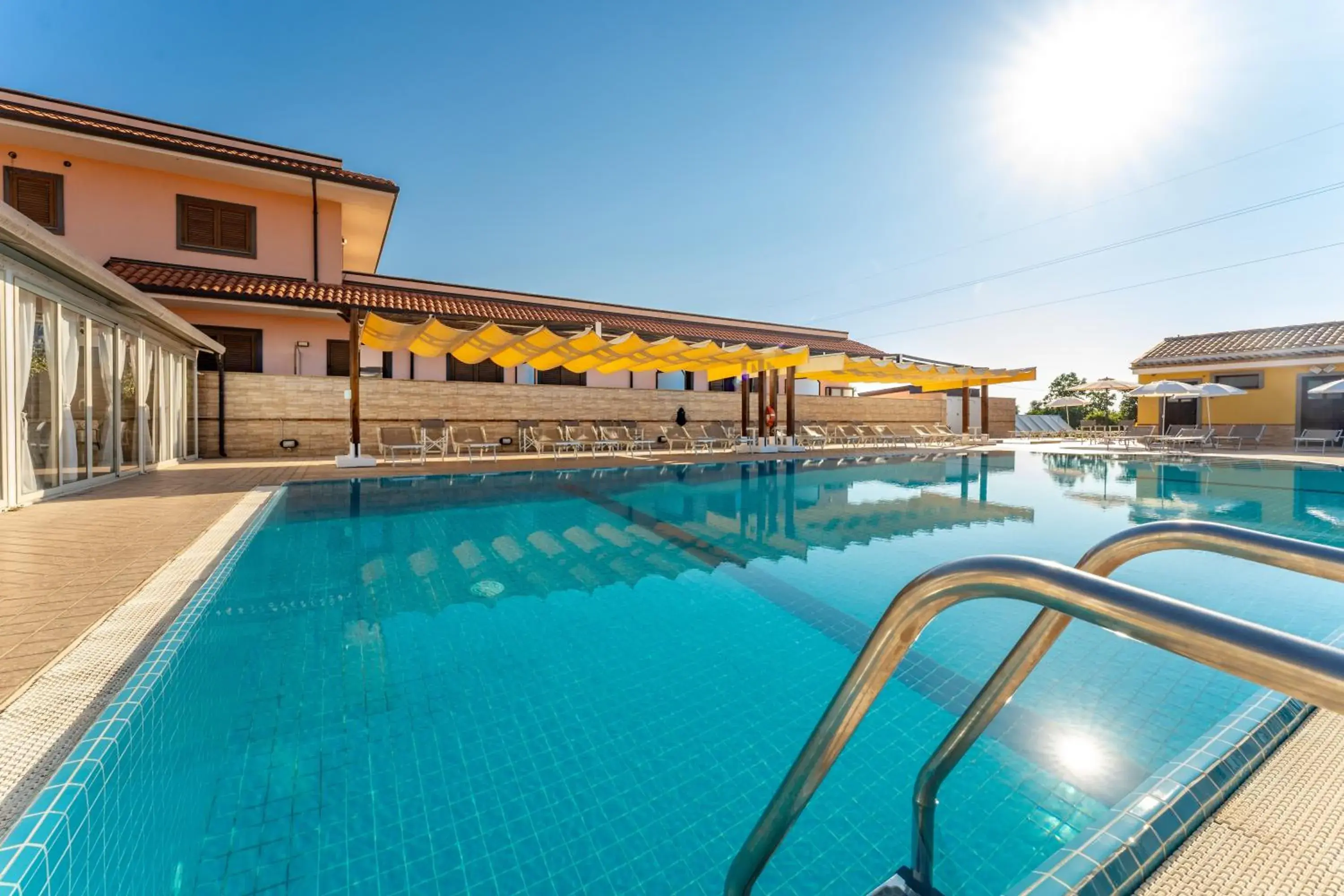 Swimming Pool in La Terra Dei Sogni Country Hotel
