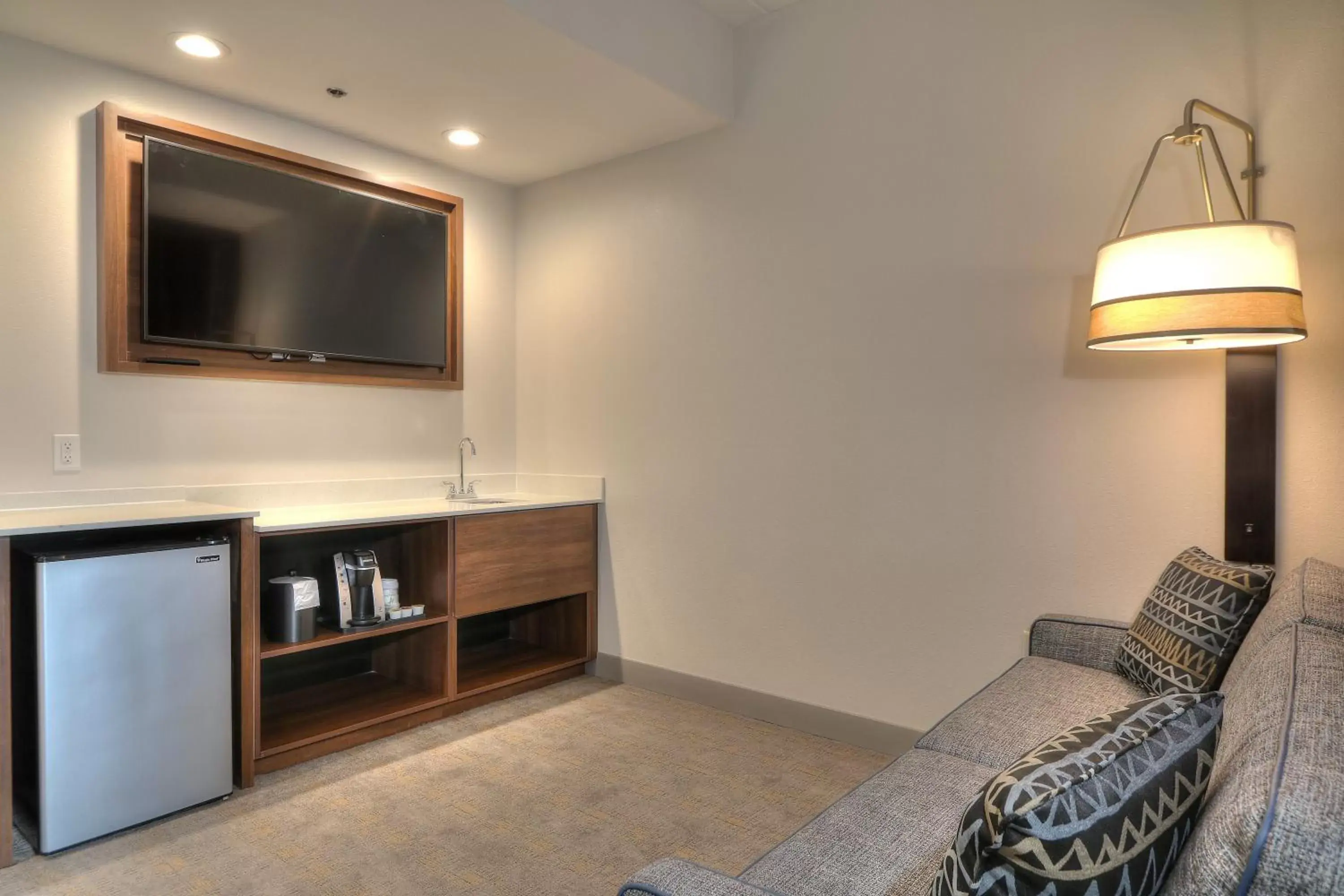 Queen Suite with Two Queen Beds Fireplace and Parkway Balcony in Holiday Inn & Suites Pigeon Forge Convention Center by IHG Queen Suite with Two Queen Beds Fireplace and Parkway Balcony in Holiday Inn & Suites Pigeon Forge Convention Center by IHG