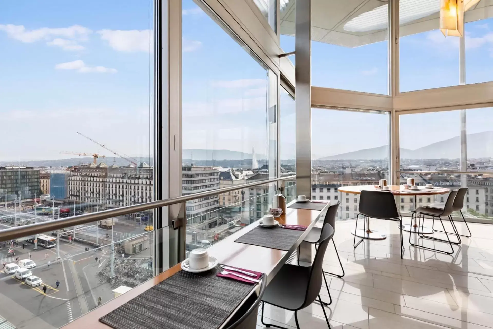 Restaurant/places to eat in Hotel Cornavin Restaurant/places to eat in Hotel Cornavin