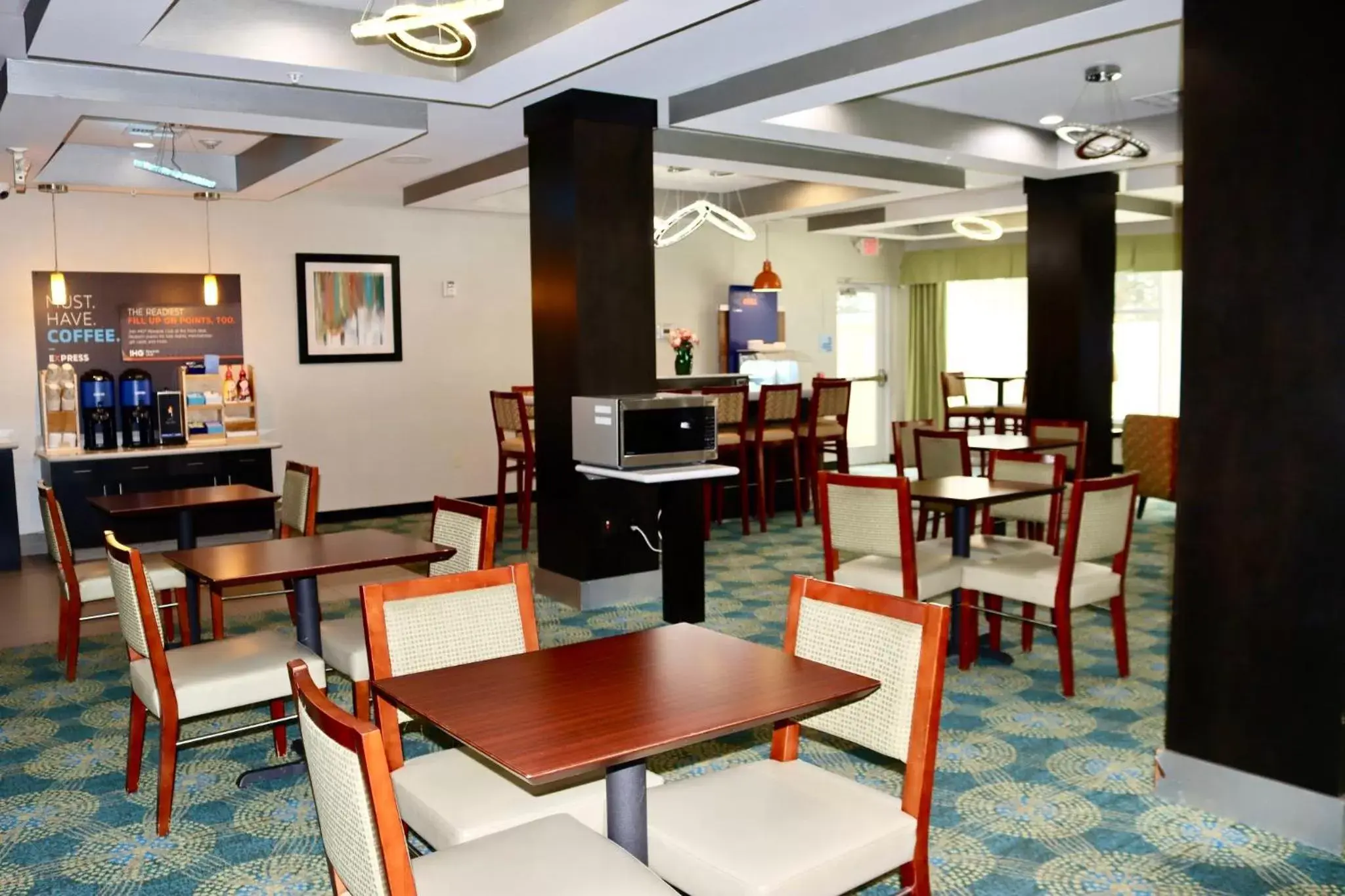 Restaurant/Places to Eat in Holiday Inn Express & Suites Houston Northwest-Brookhollow, an IHG Hotel