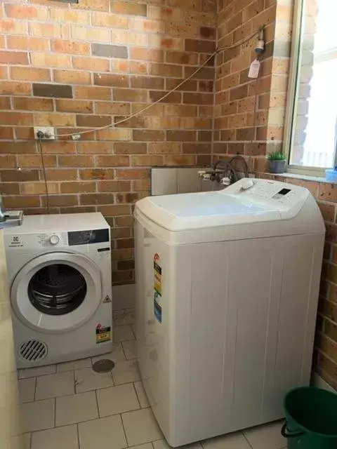 Bathroom in Forster Palms Motel