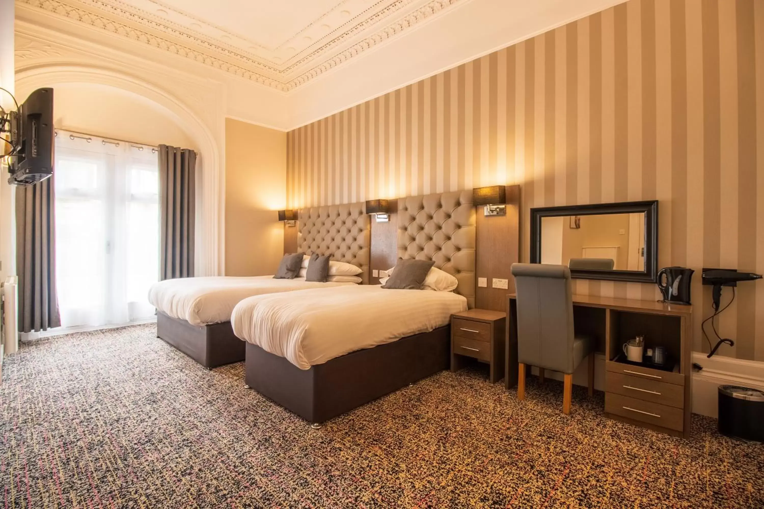 Bedroom, Bed in Ambassador Hotel