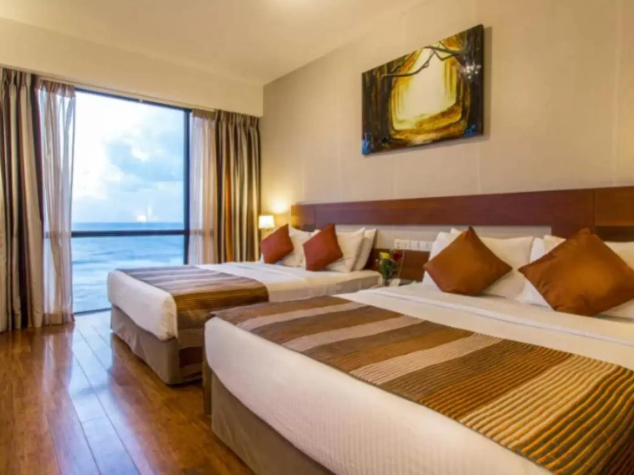 Bed in The Ocean Colombo - Guaranteed Sea View Rooms Bed in The Ocean Colombo - Guaranteed Sea View Rooms