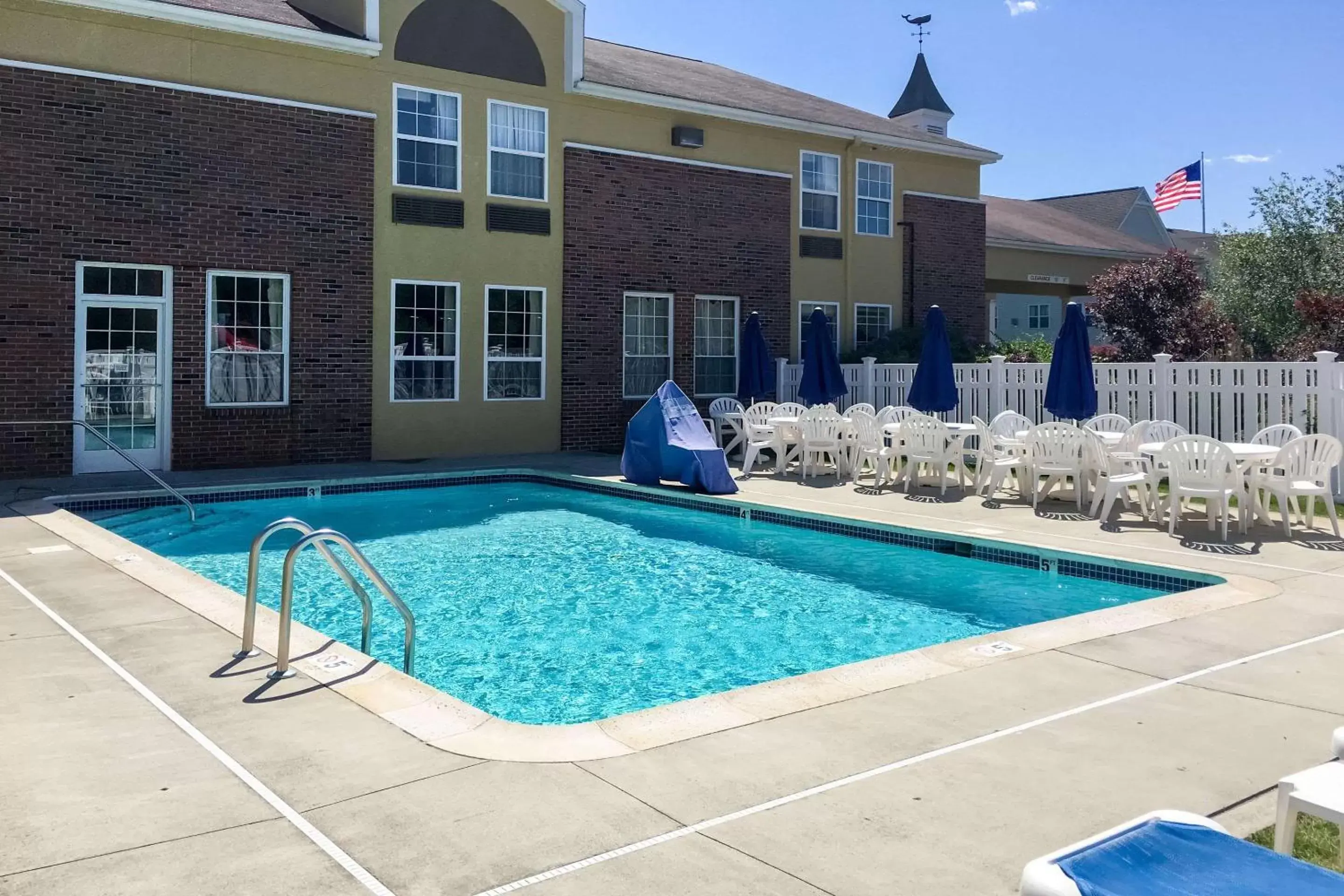 On site, Swimming Pool in Quality Inn Mystic