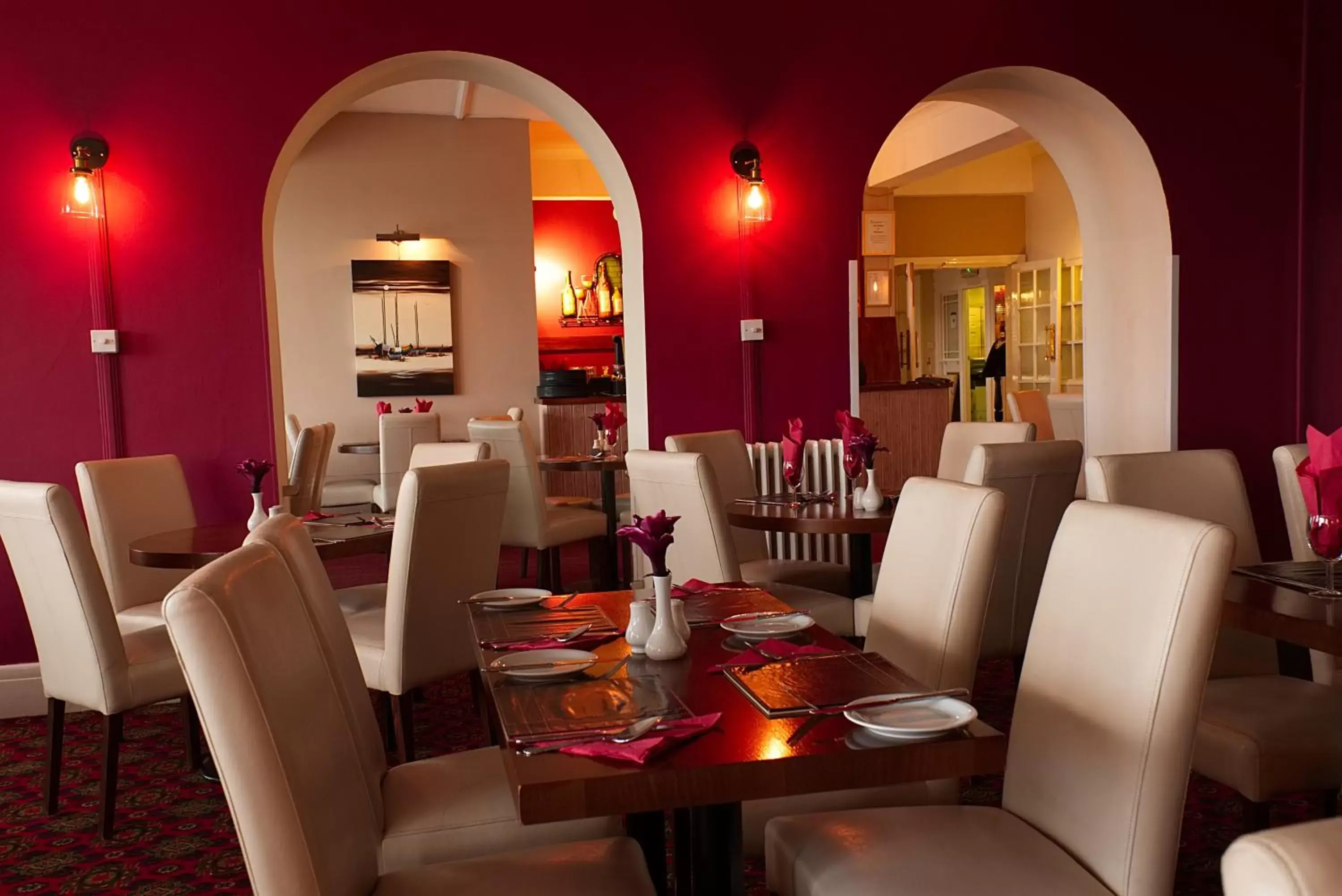 Restaurant/Places to Eat in The Devoncourt Resort