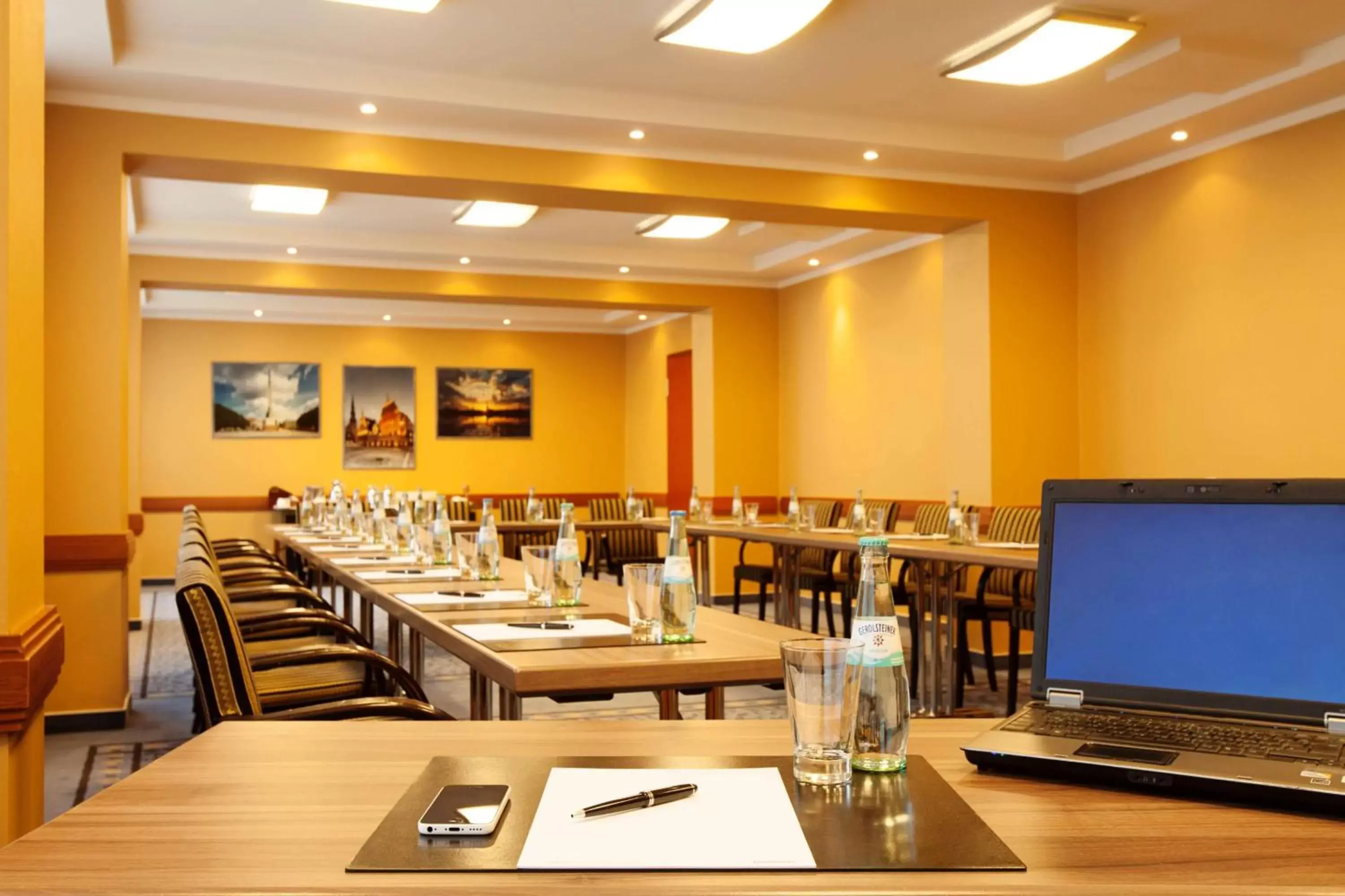 Meeting/conference room, Business Area/Conference Room in Vienna House by Wyndham Sonne Rostock