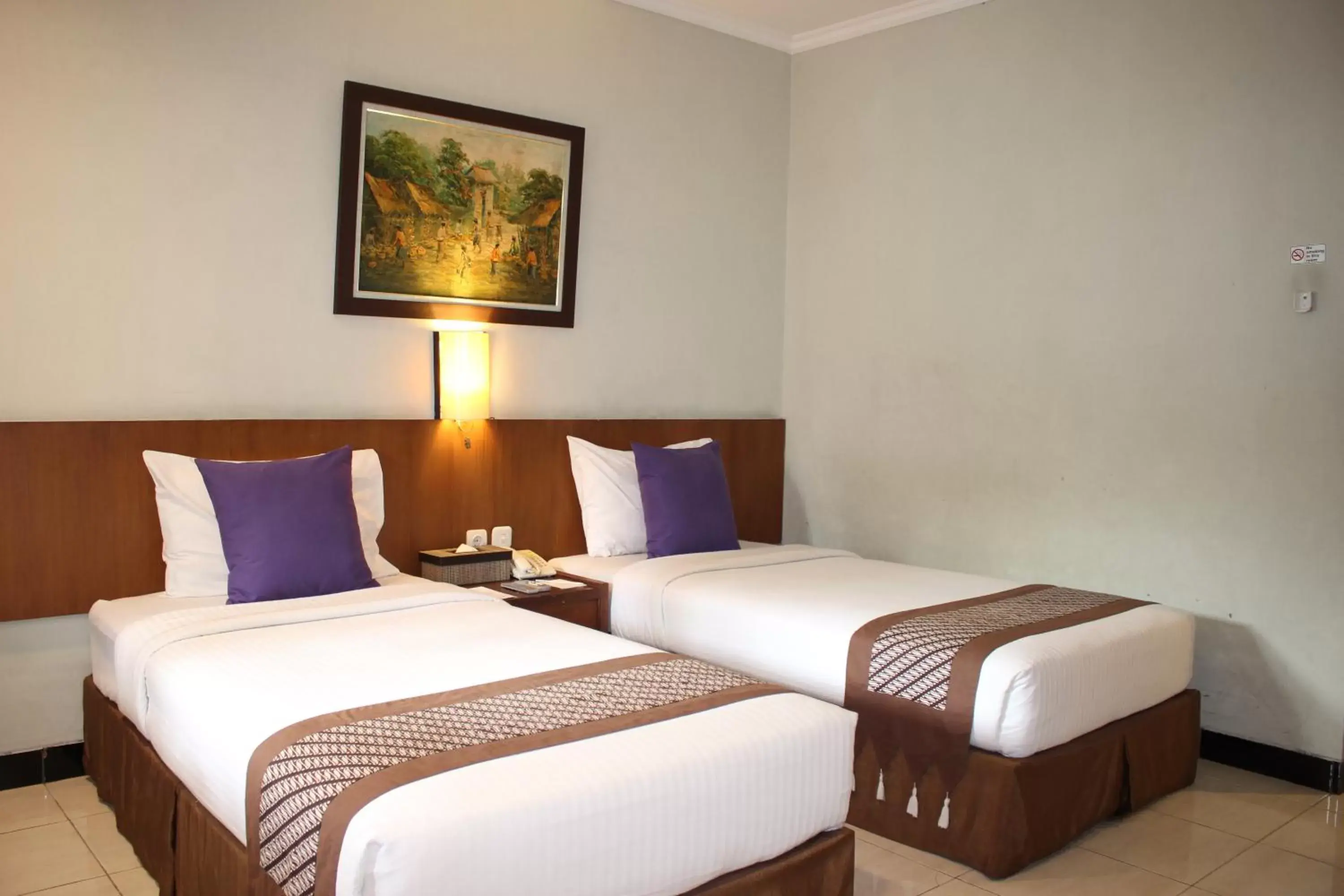 Bedroom, Bed in Cakra Kembang Hotel