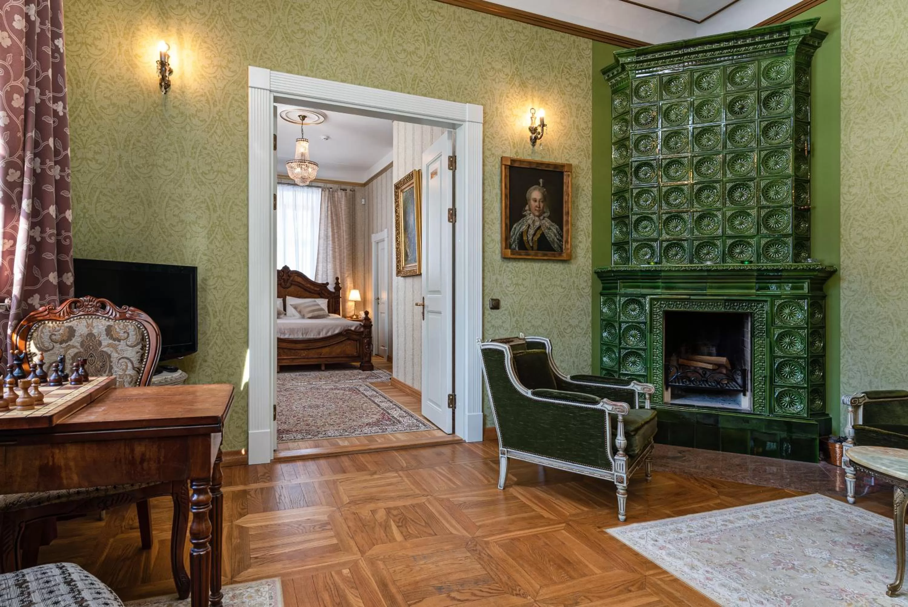 Communal lounge/ TV room in Padise Manor