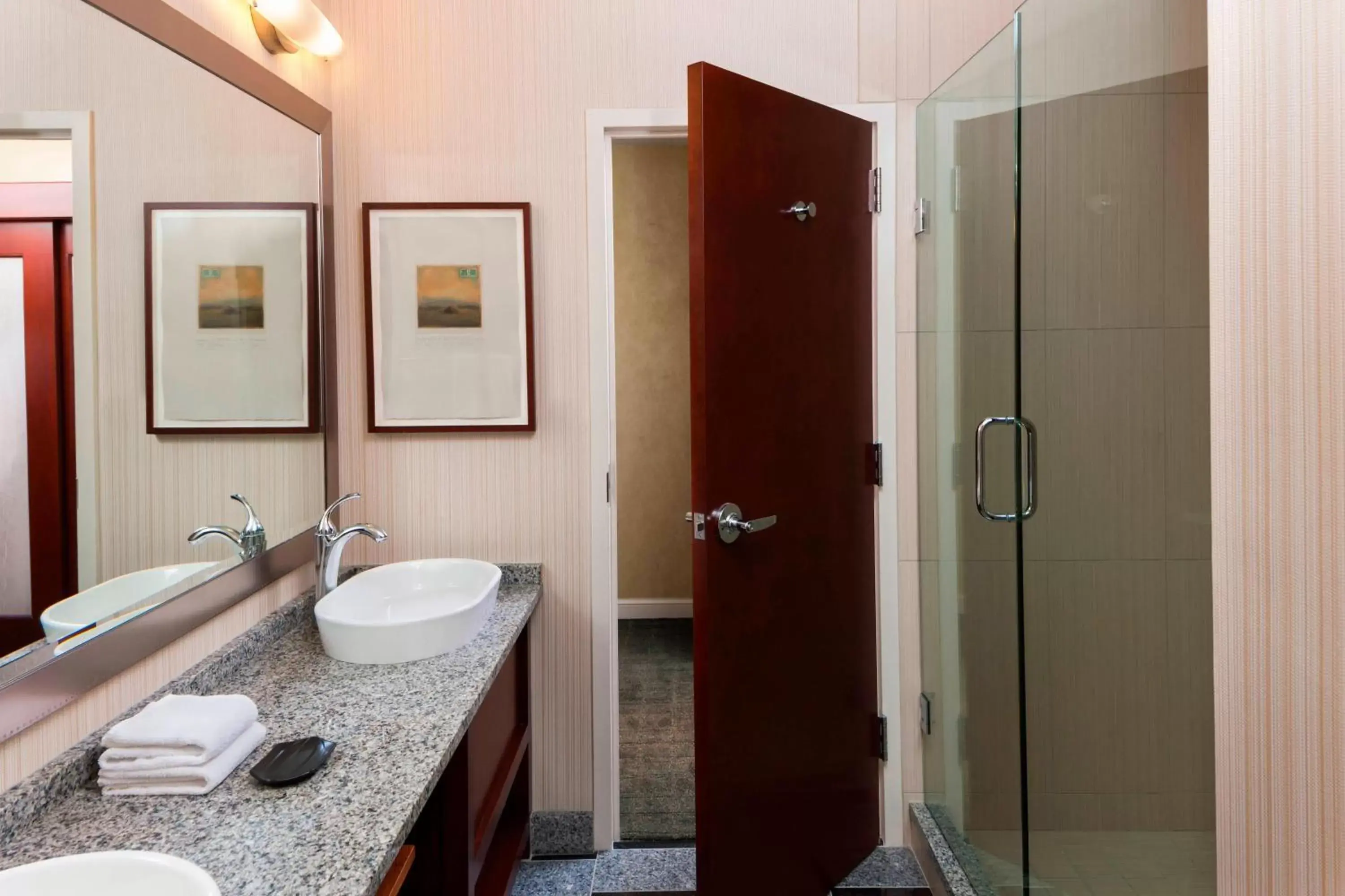 Bathroom in Sheraton Kansas City Hotel at Crown Center