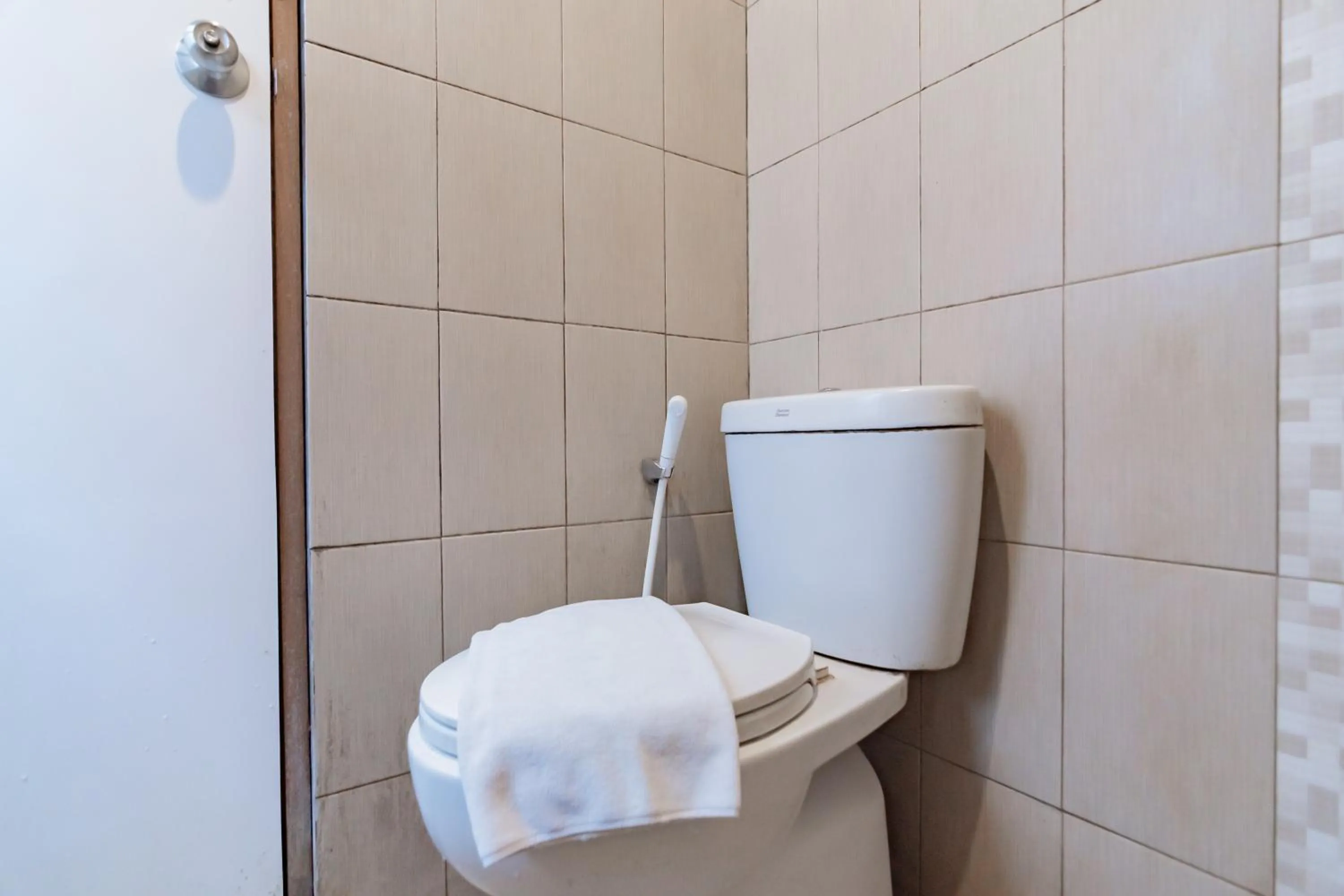 Bathroom in RedDoorz Plus @ Dago Pojok 3