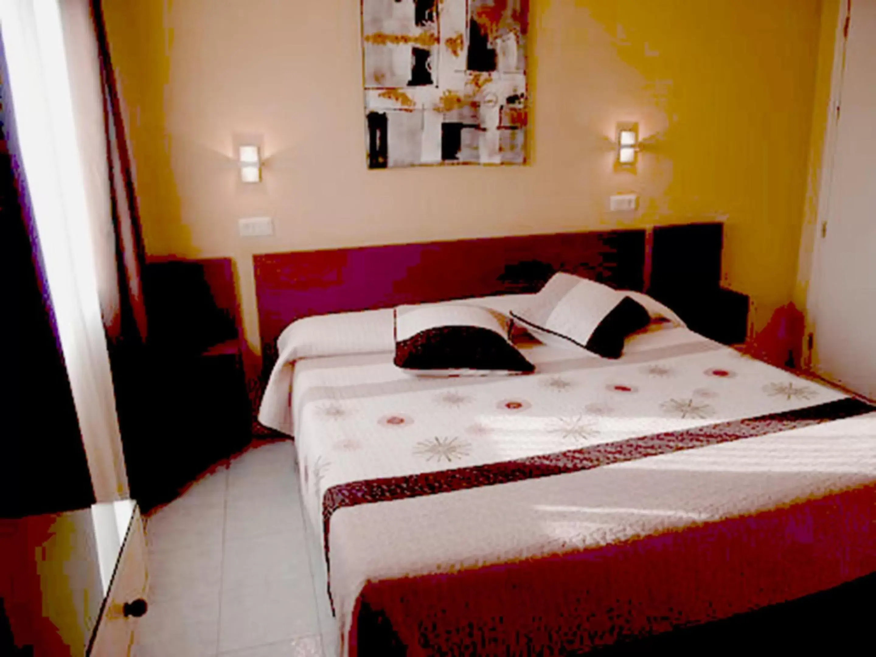 Photo of the whole room, Bed in Ampuria Inn