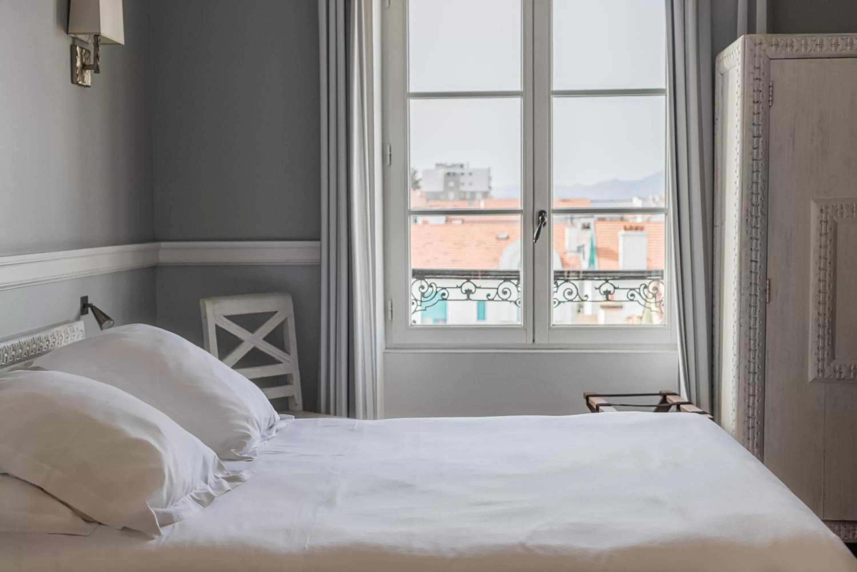 Bedroom, Bed in Hotel Saint Julien