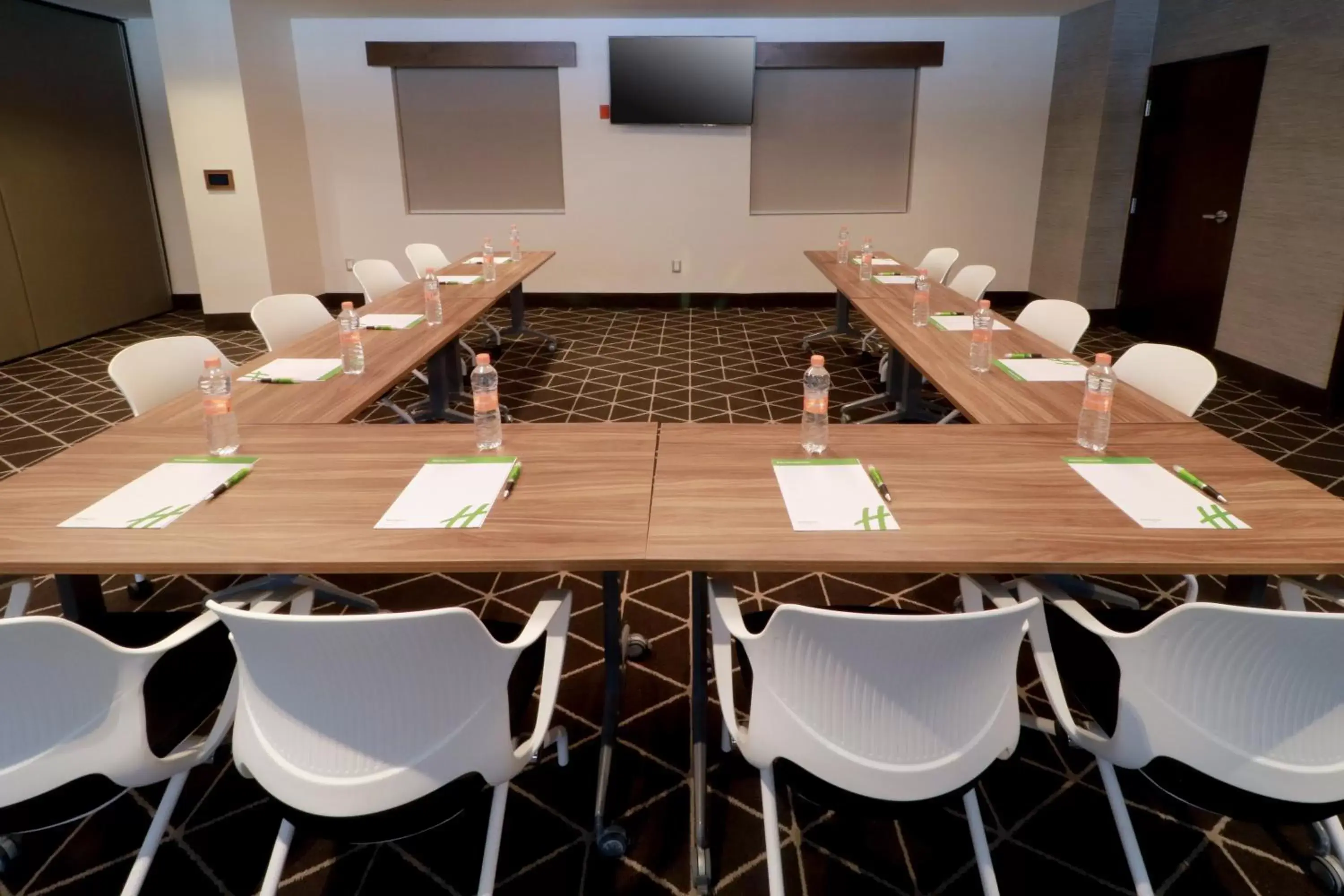 Meeting/conference room in Holiday Inn & Suites - Monterrey Apodaca Zona Airport, an IHG Hotel