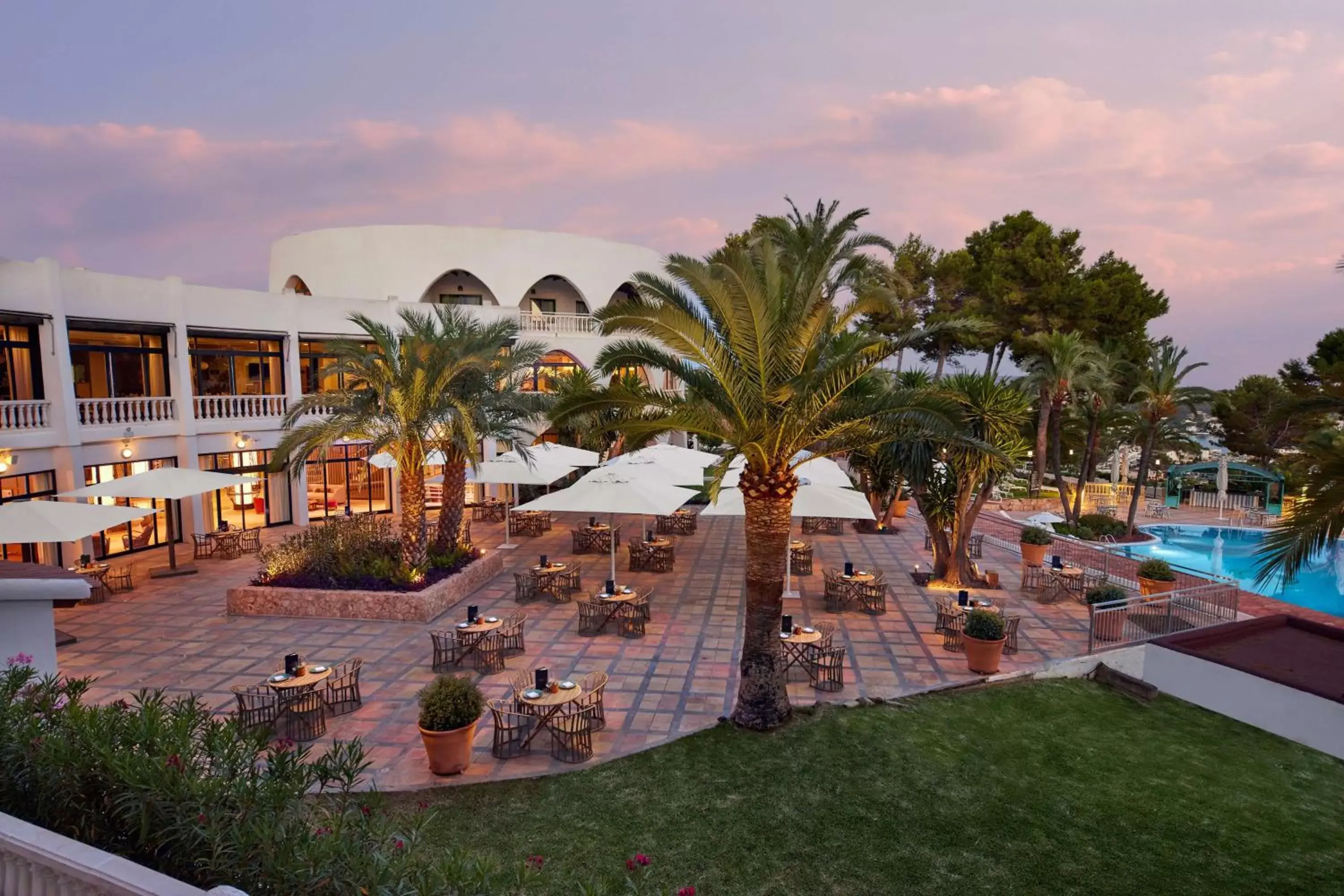 Lounge or bar, Pool View in Hilton Mallorca Galatzo