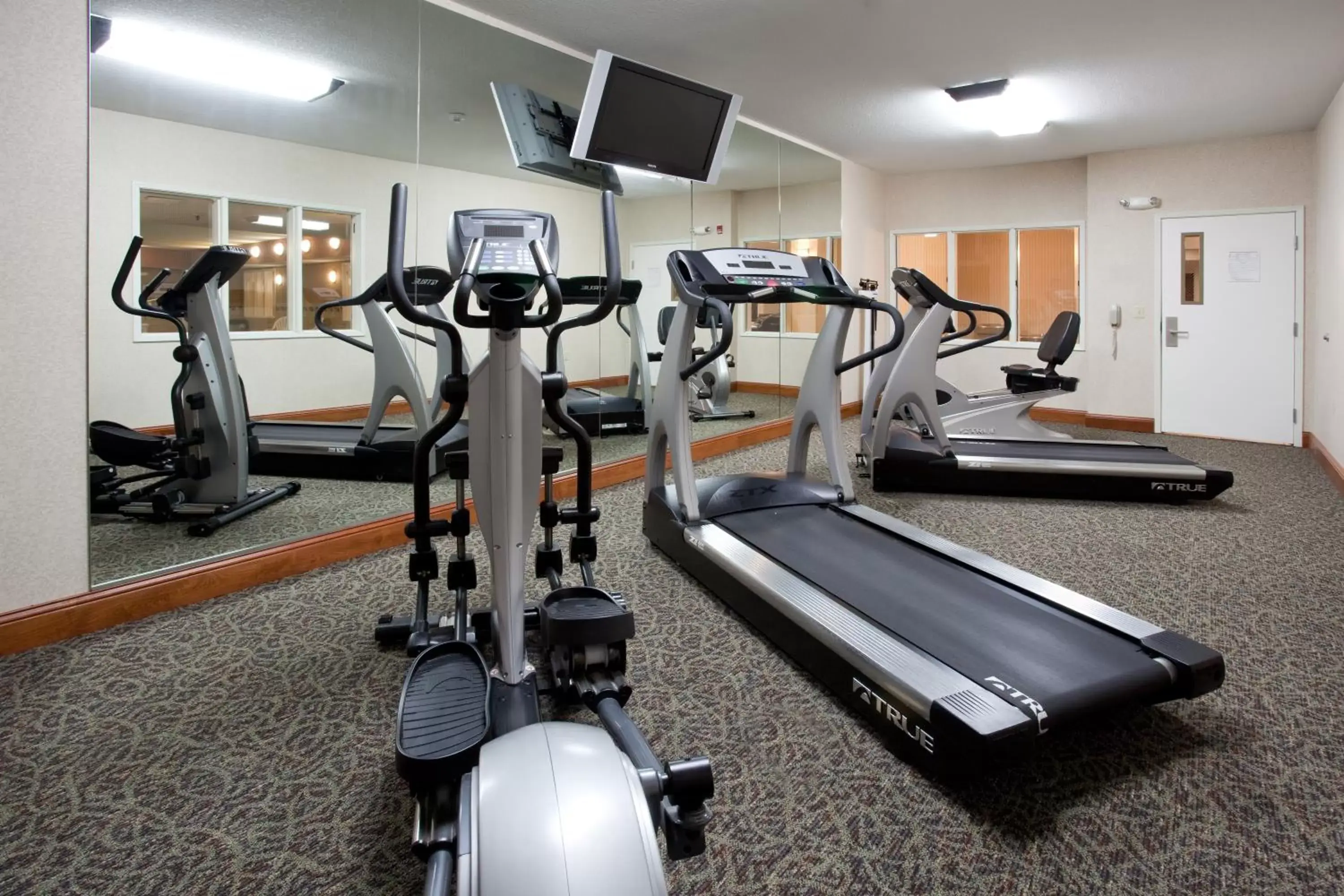 Spa and wellness centre/facilities, Fitness Center/Facilities in Holiday Inn Express Hotel & Suites Fort Collins, an IHG Hotel